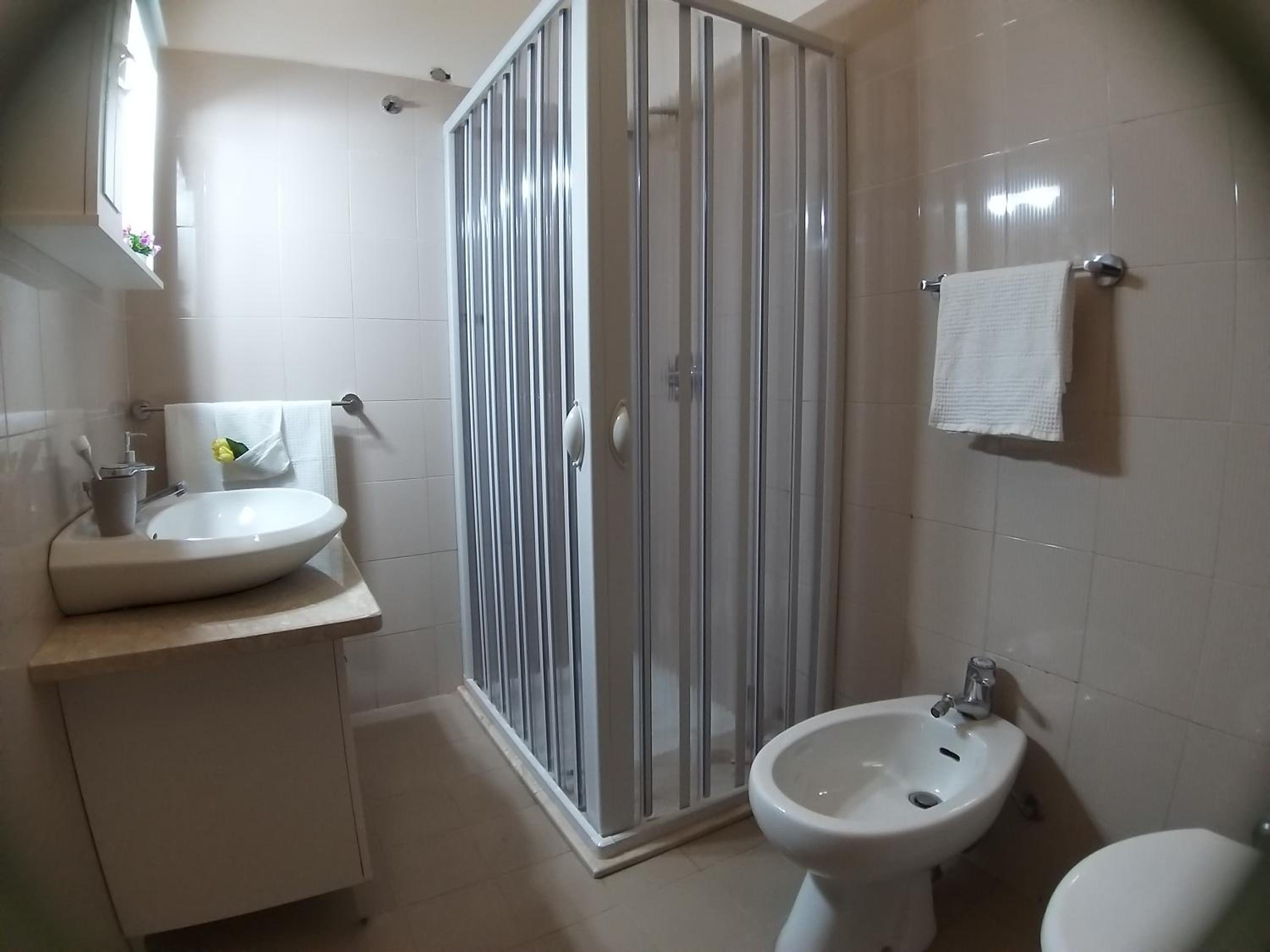 Suite with Balcony - Photo 2