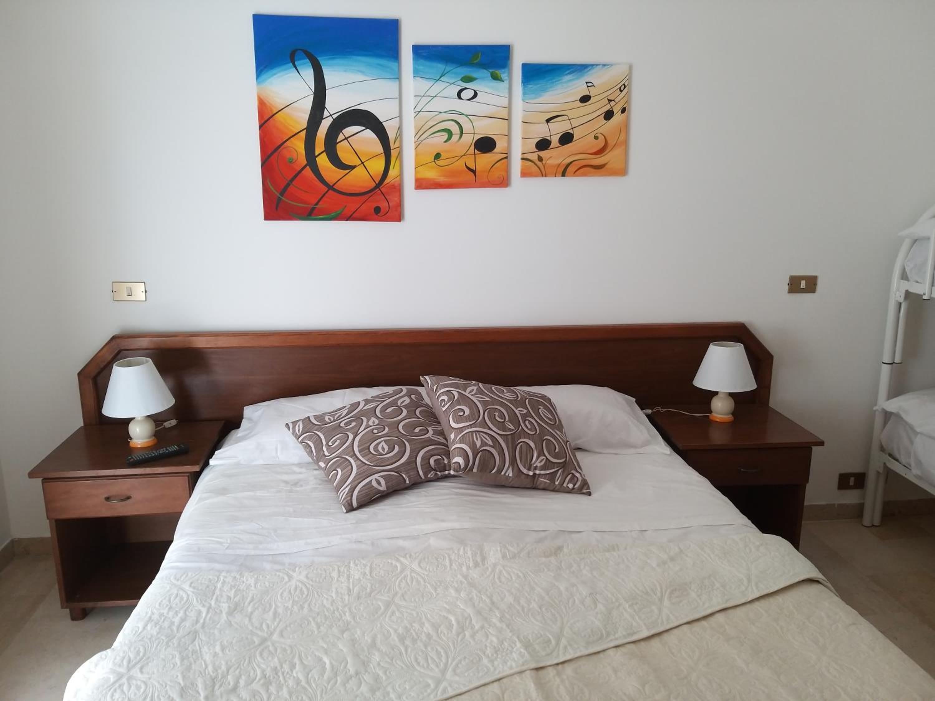 Suite with Balcony - Photo 15