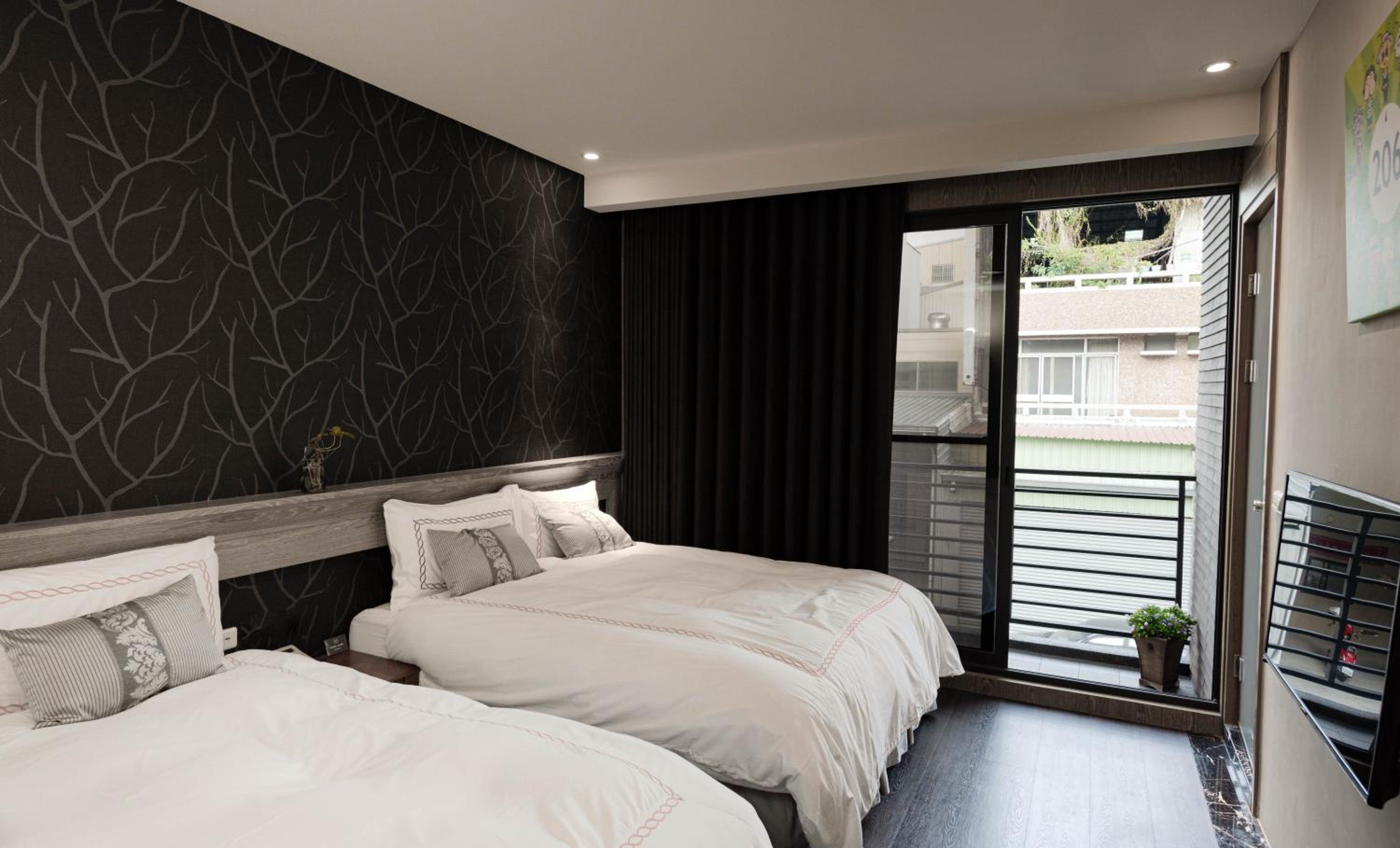Quadruple Room with Balcony photo 1