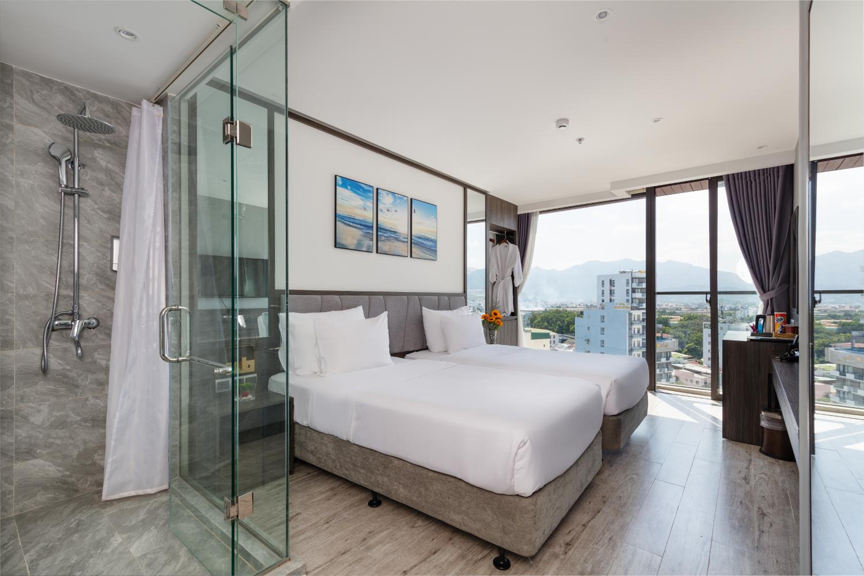 Deluxe Double or Twin Room with City View - Photo 1