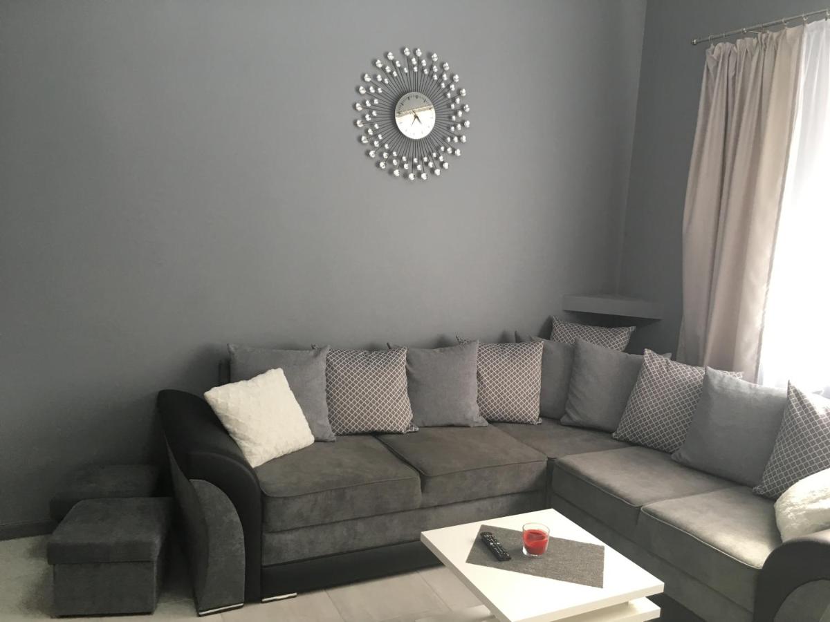 Studio Apartment photo 3