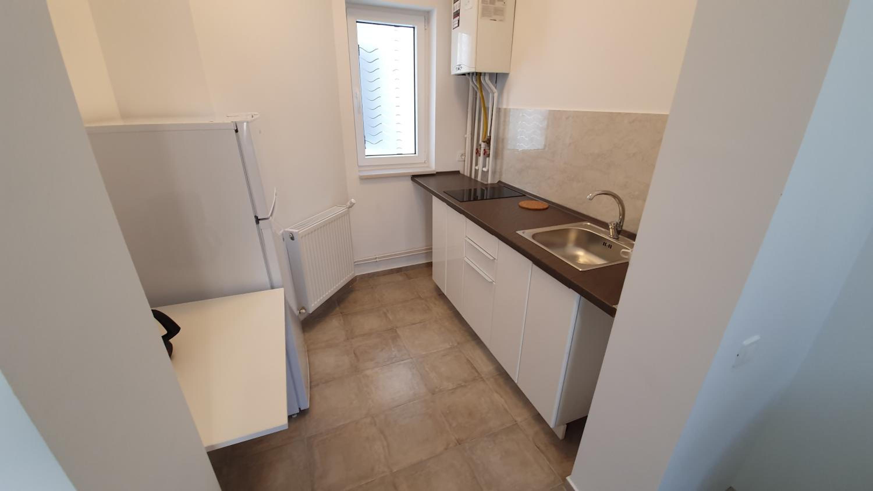 One-Bedroom Apartment - Photo 4