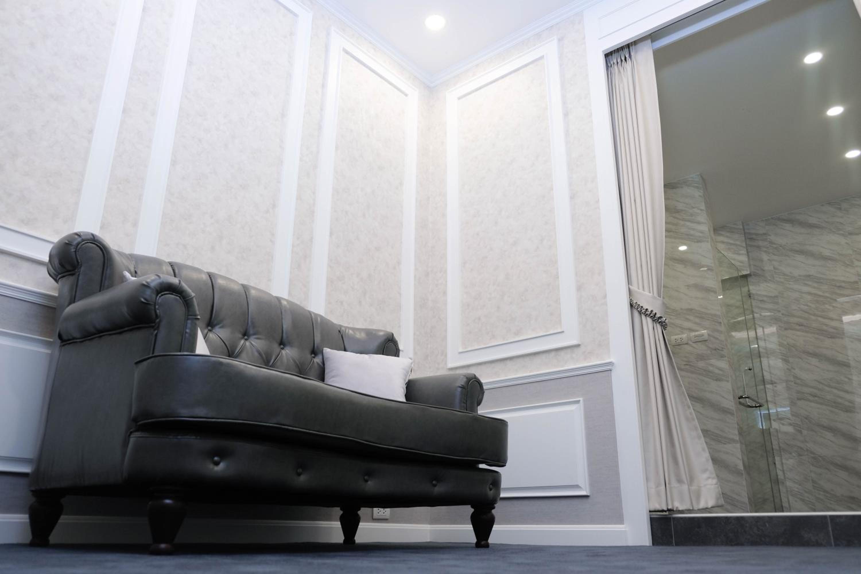 Suite  - Photo 2