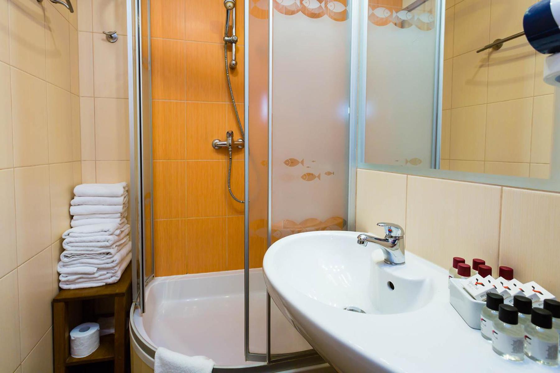 Bungalow (3 Adults) photo 2