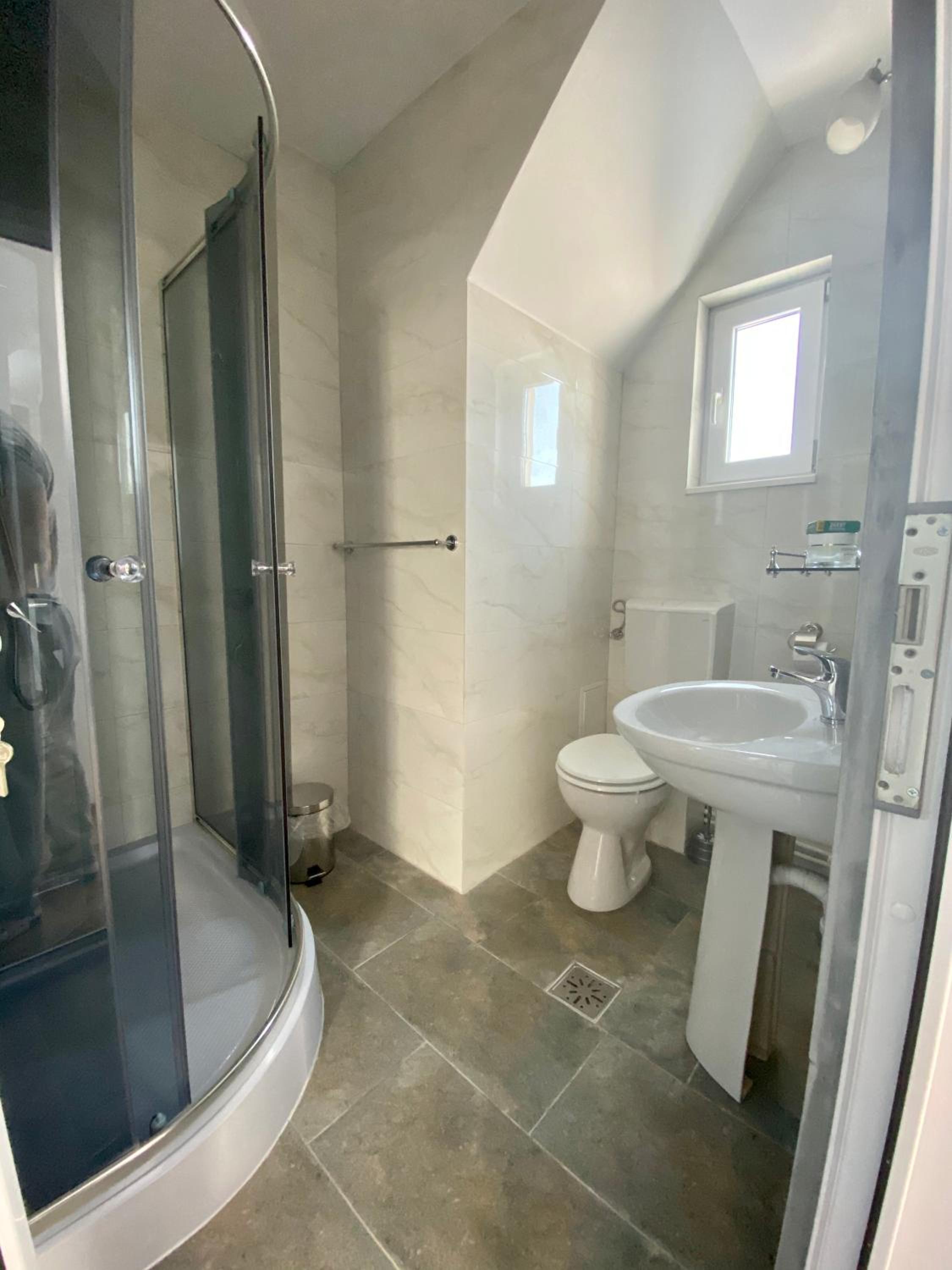 Double Room - Photo 4