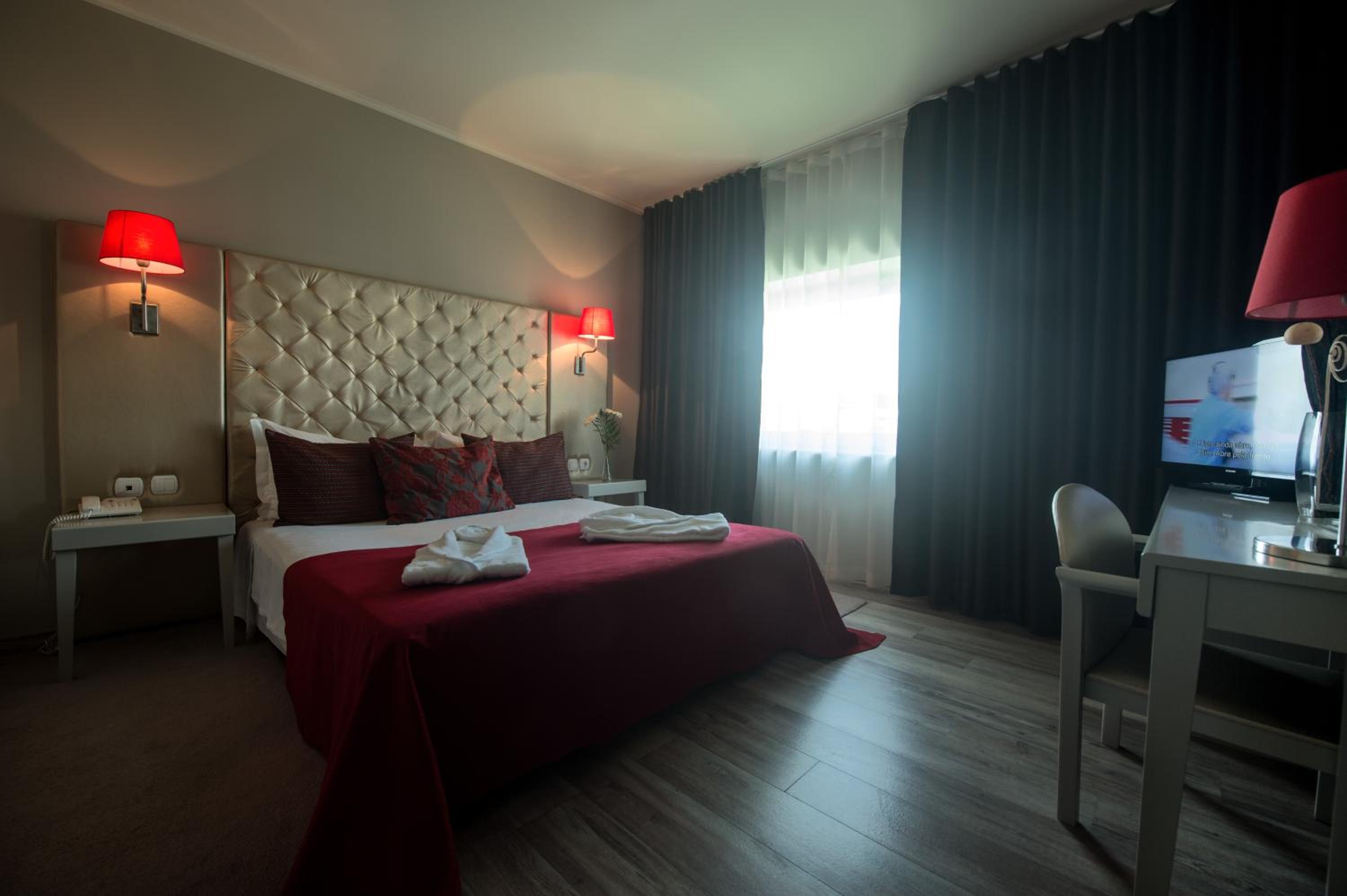 Double or Twin Room - Photo 1