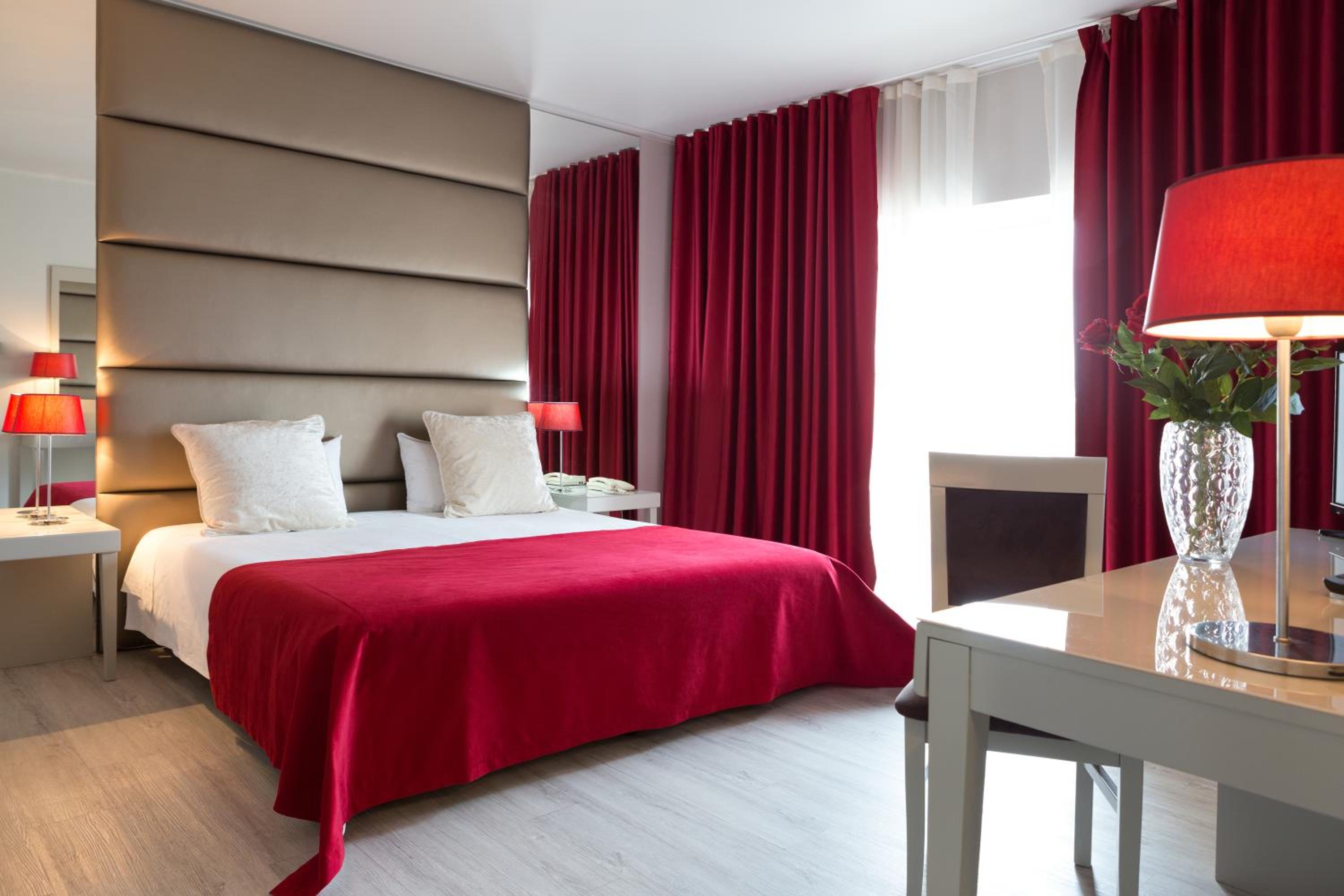 Double or Twin Room - Photo 5