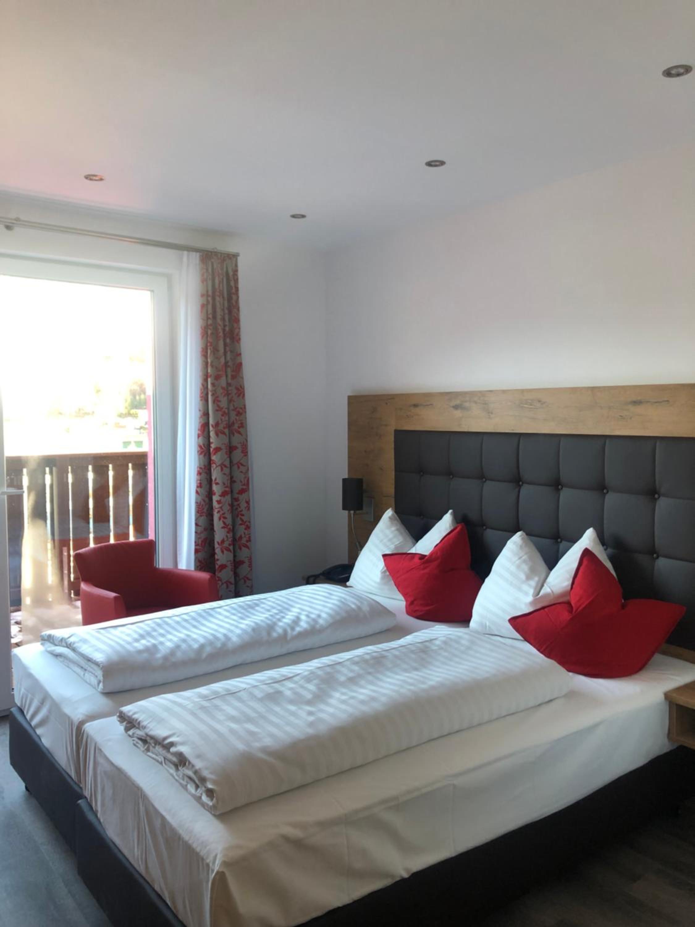 Superior Double Room with Balcony - Photo 3