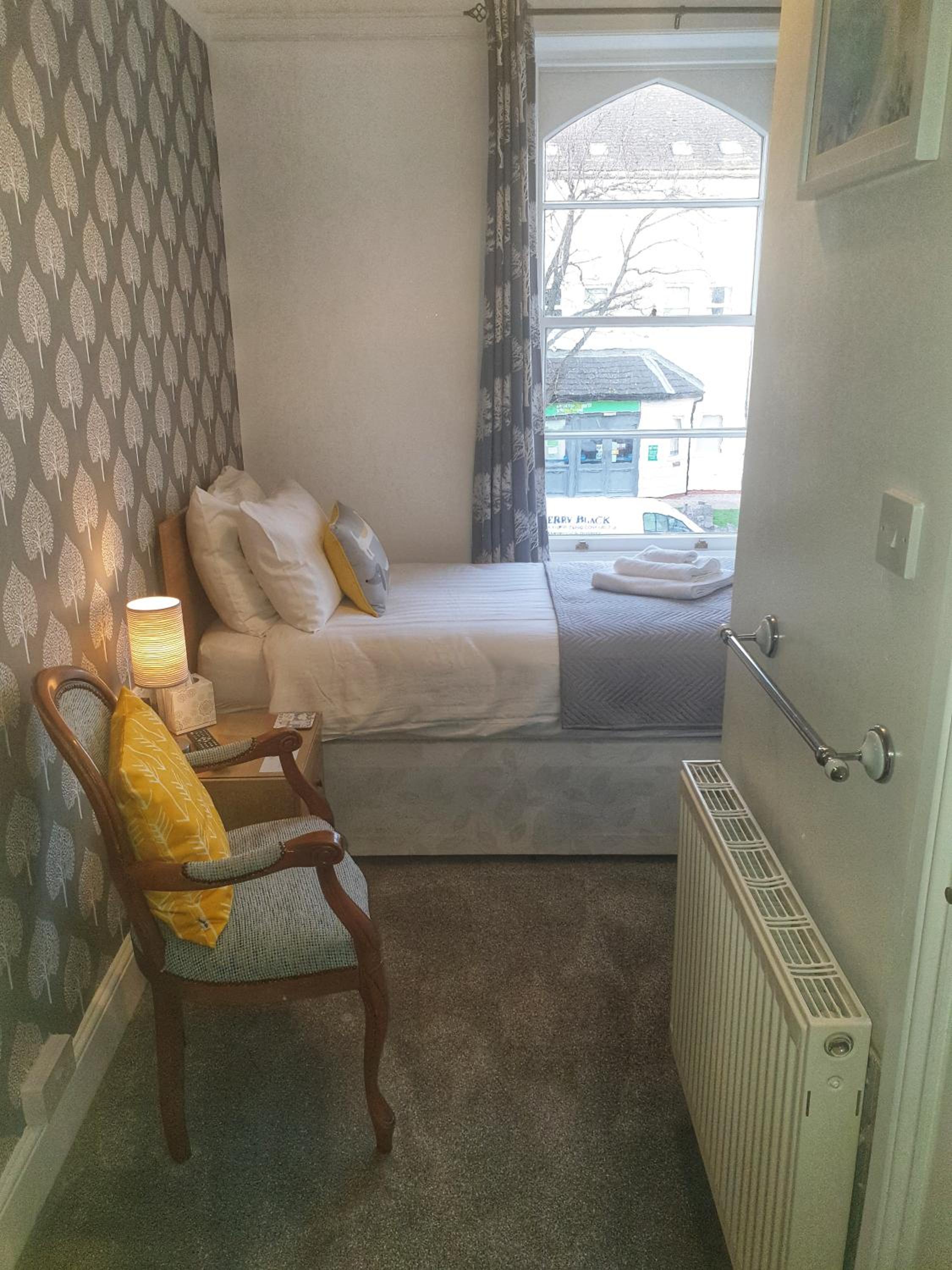 Single  Front Room photo 2