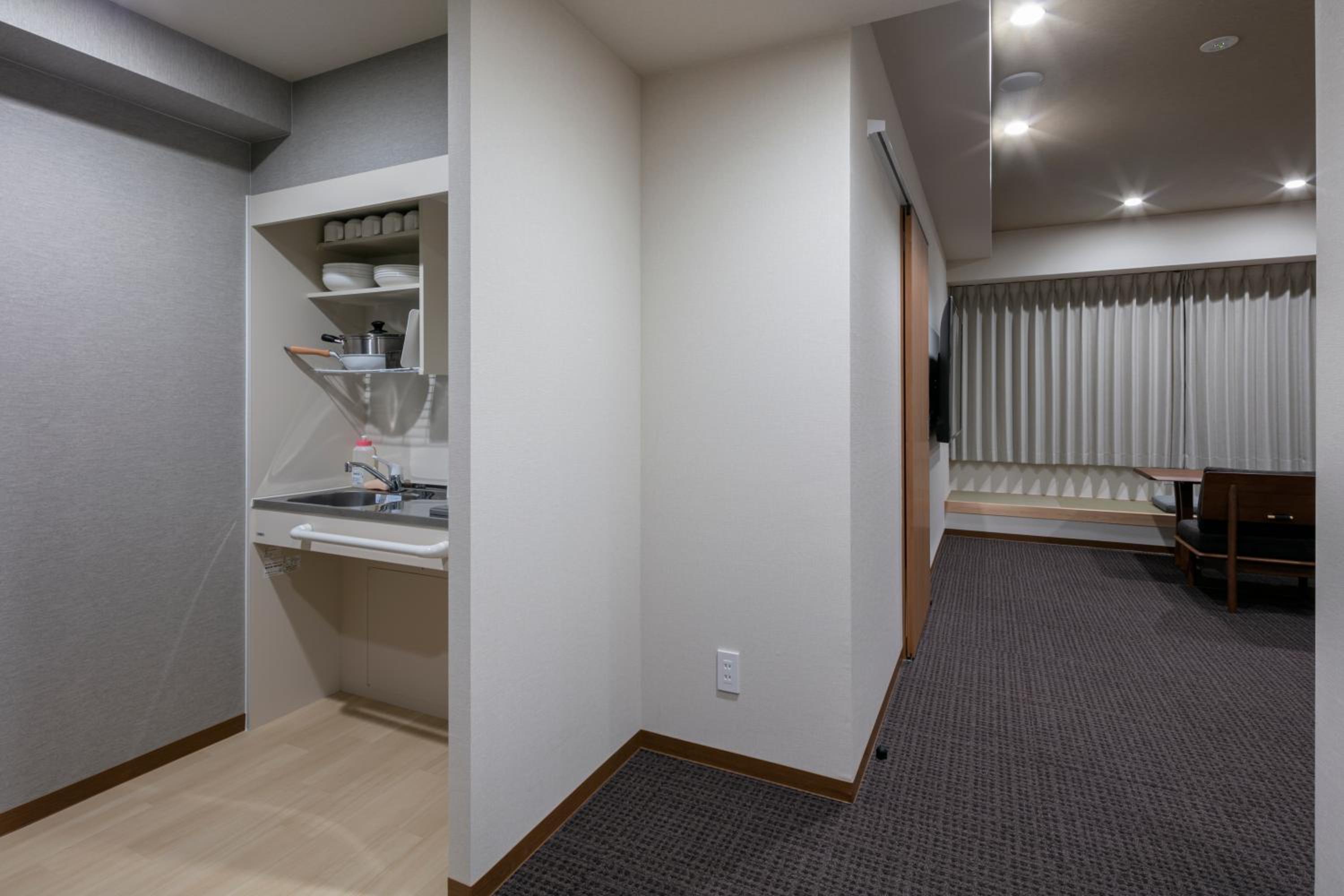 Superior Suite - Photo 15