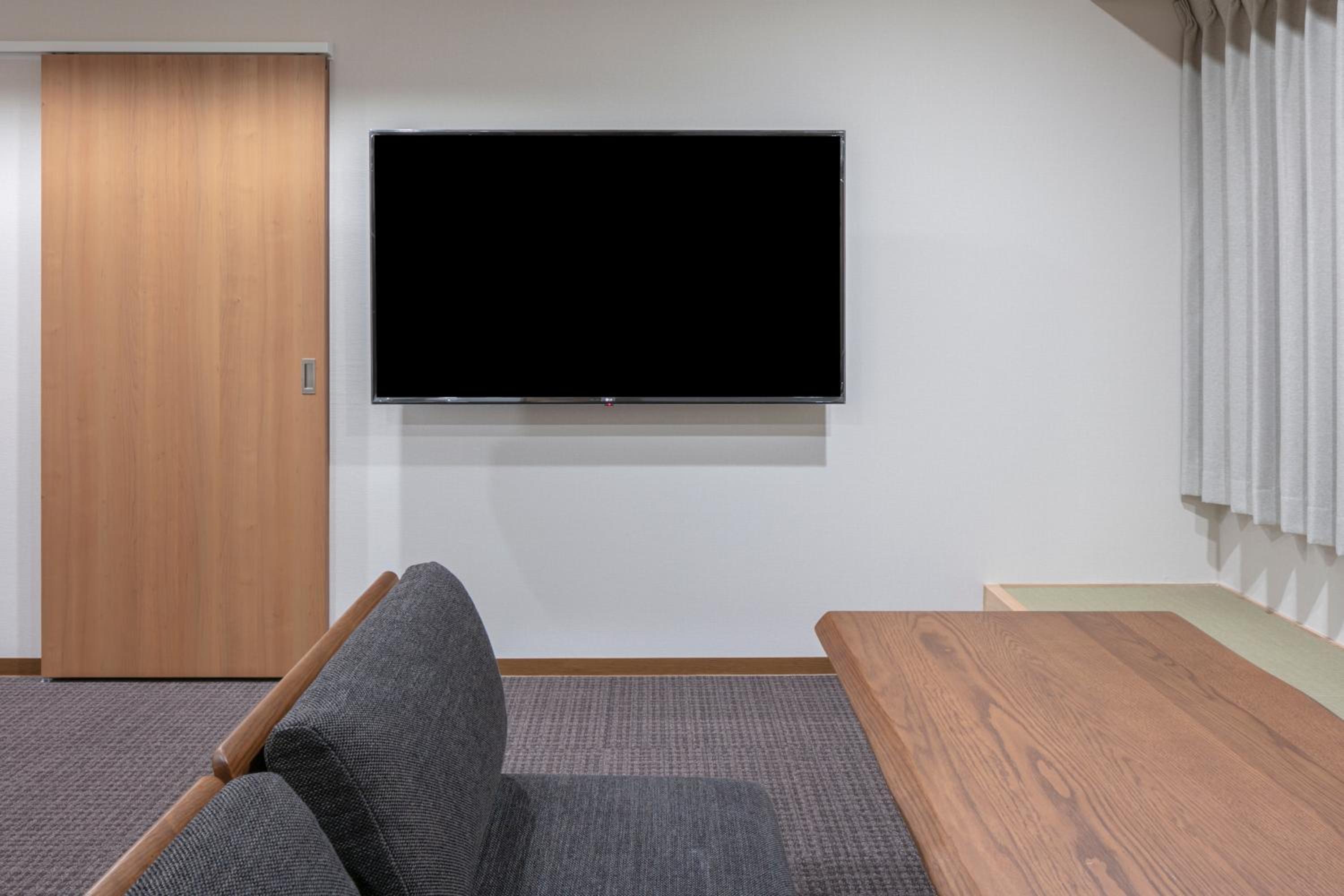 Superior Suite - Photo 11