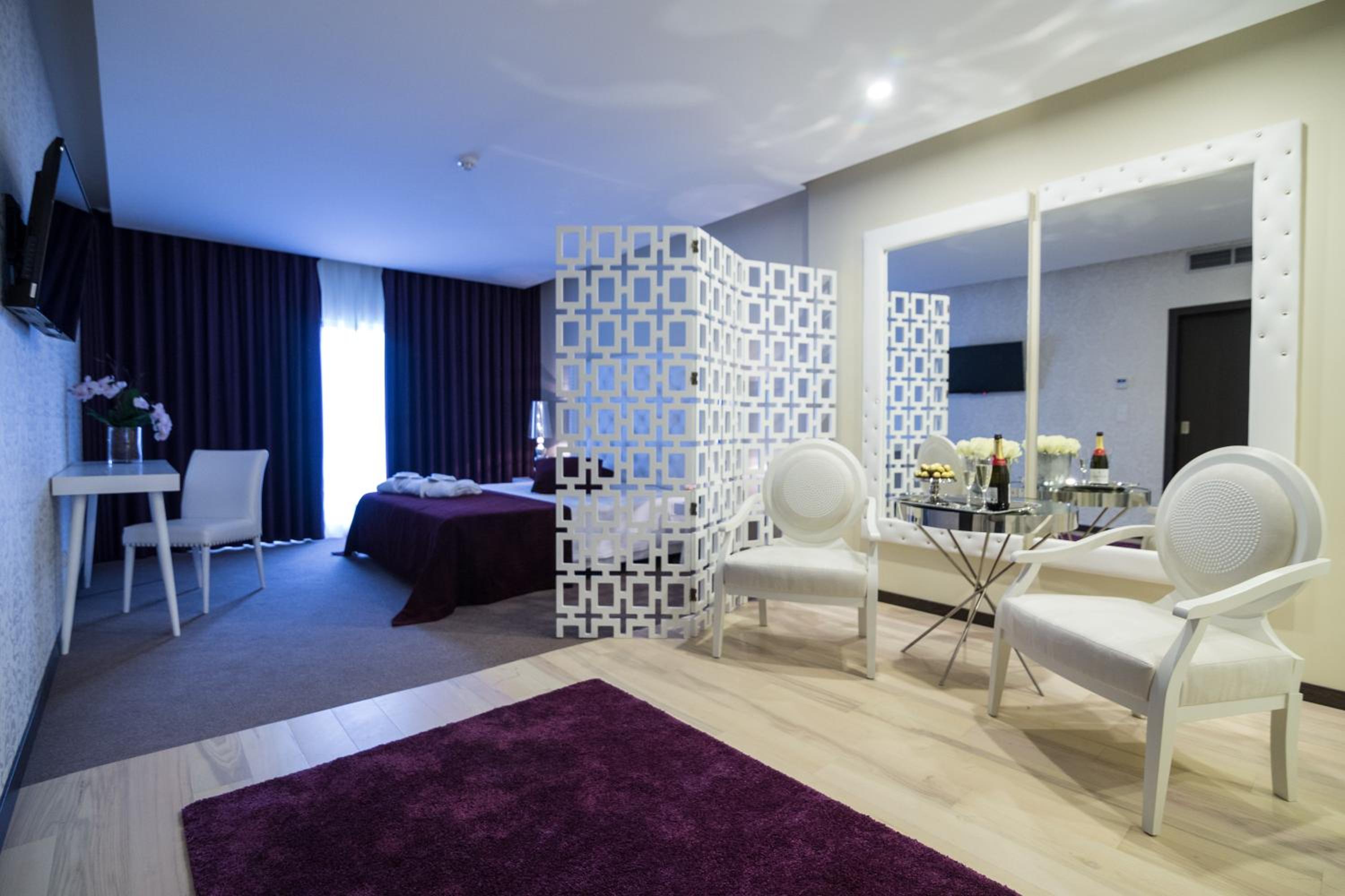 Deluxe Suite - Photo 3