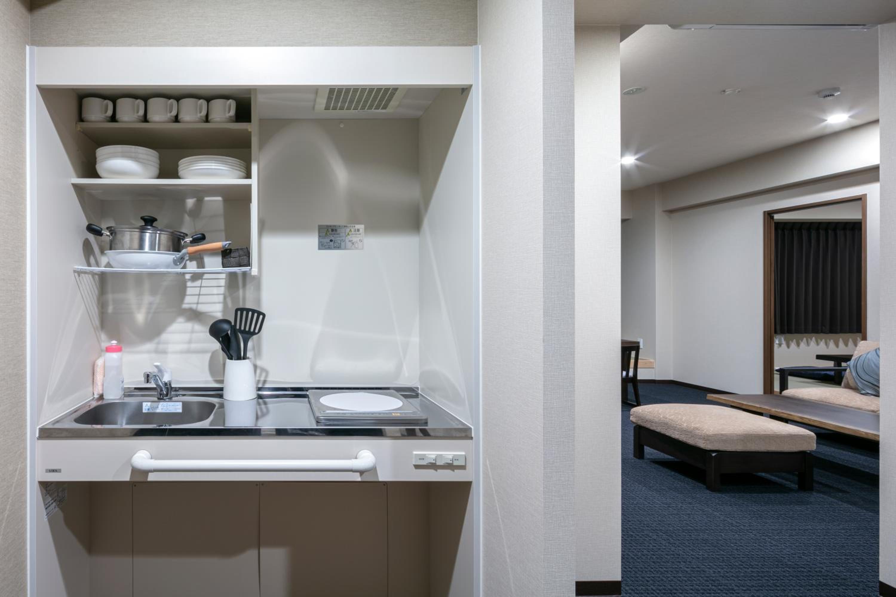 Queen Suite with Spa Bath - Photo 7