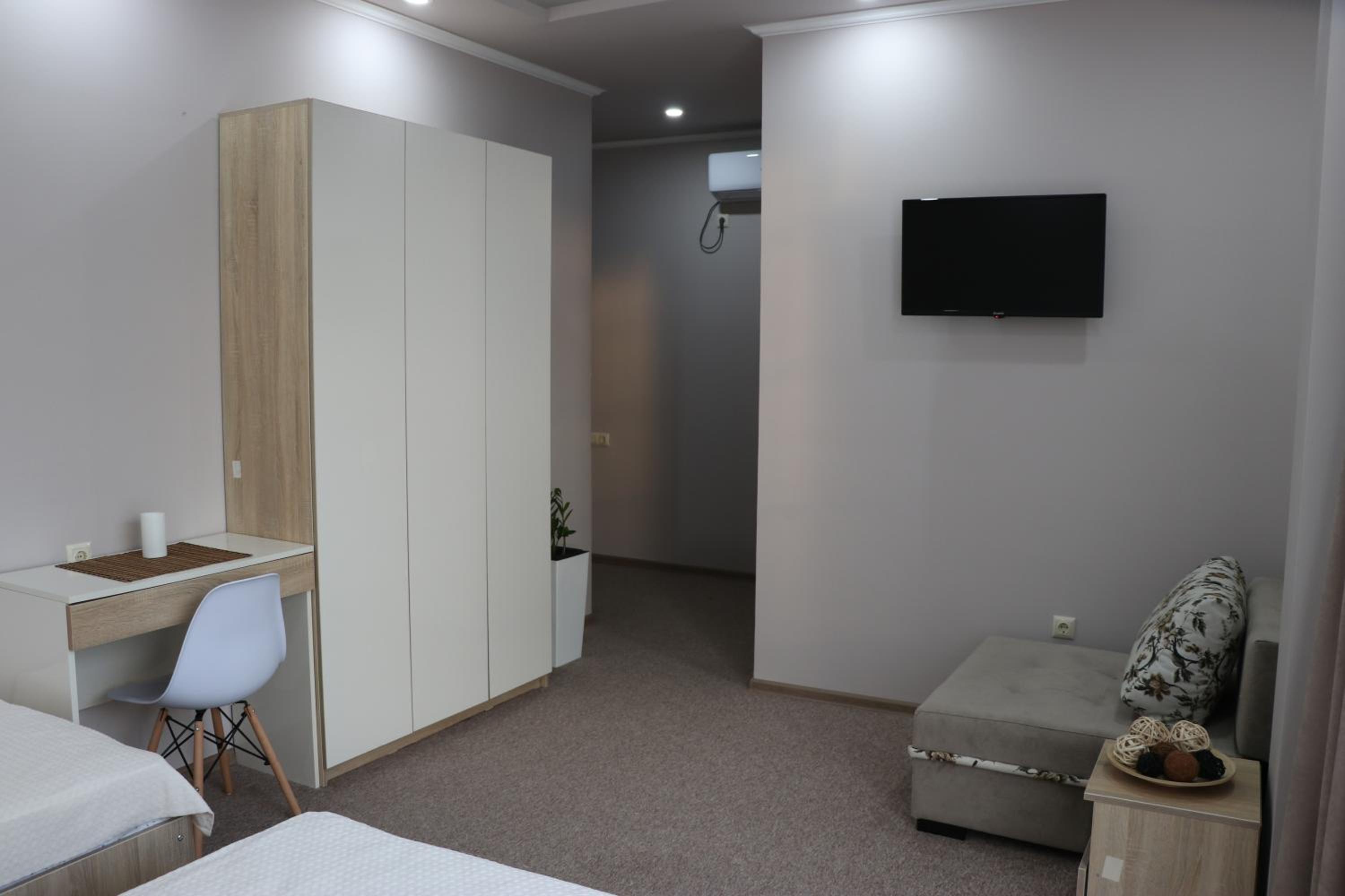 Classic Quadruple Room photo 2