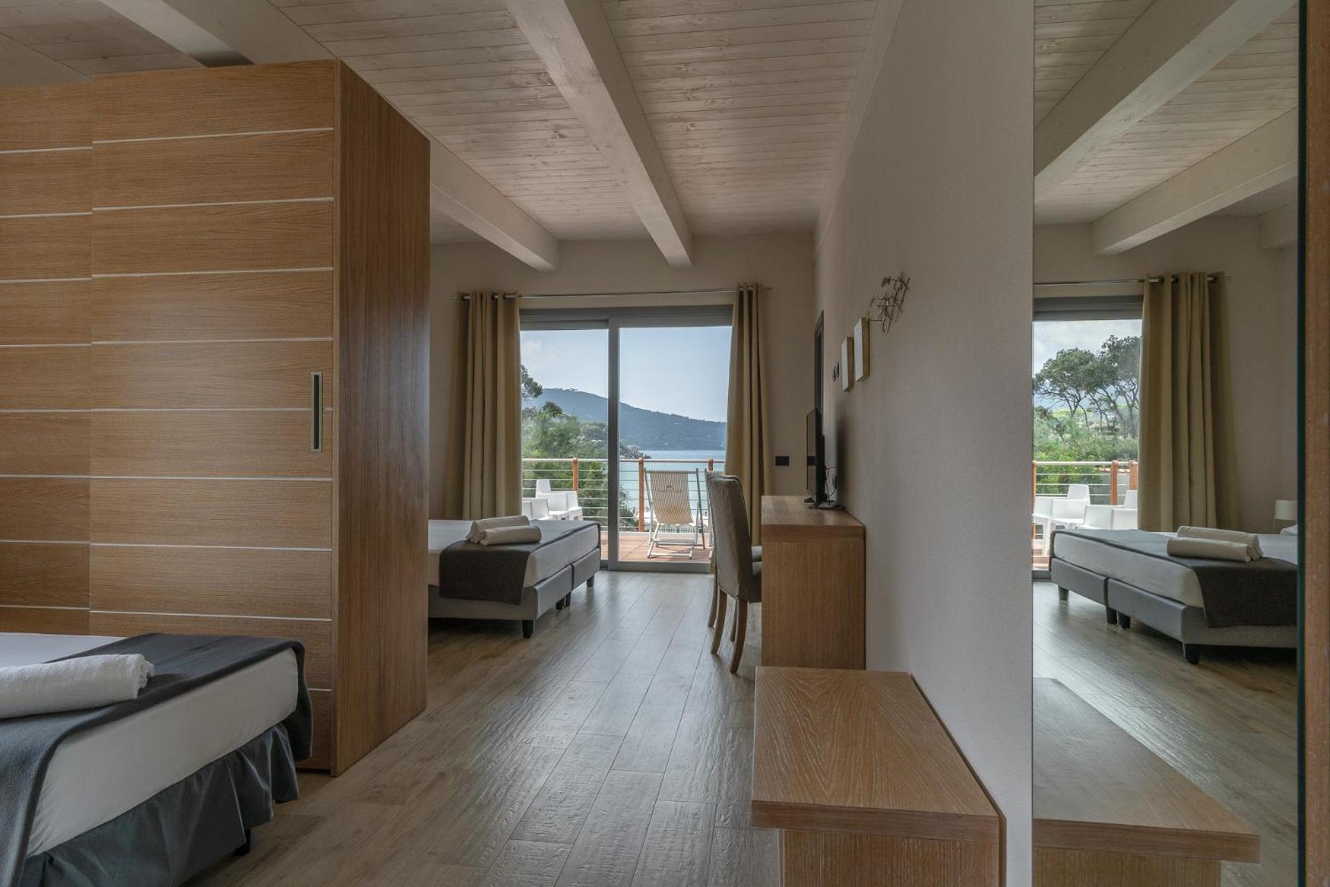 Deluxe Triple Room with Sea View - Separate building