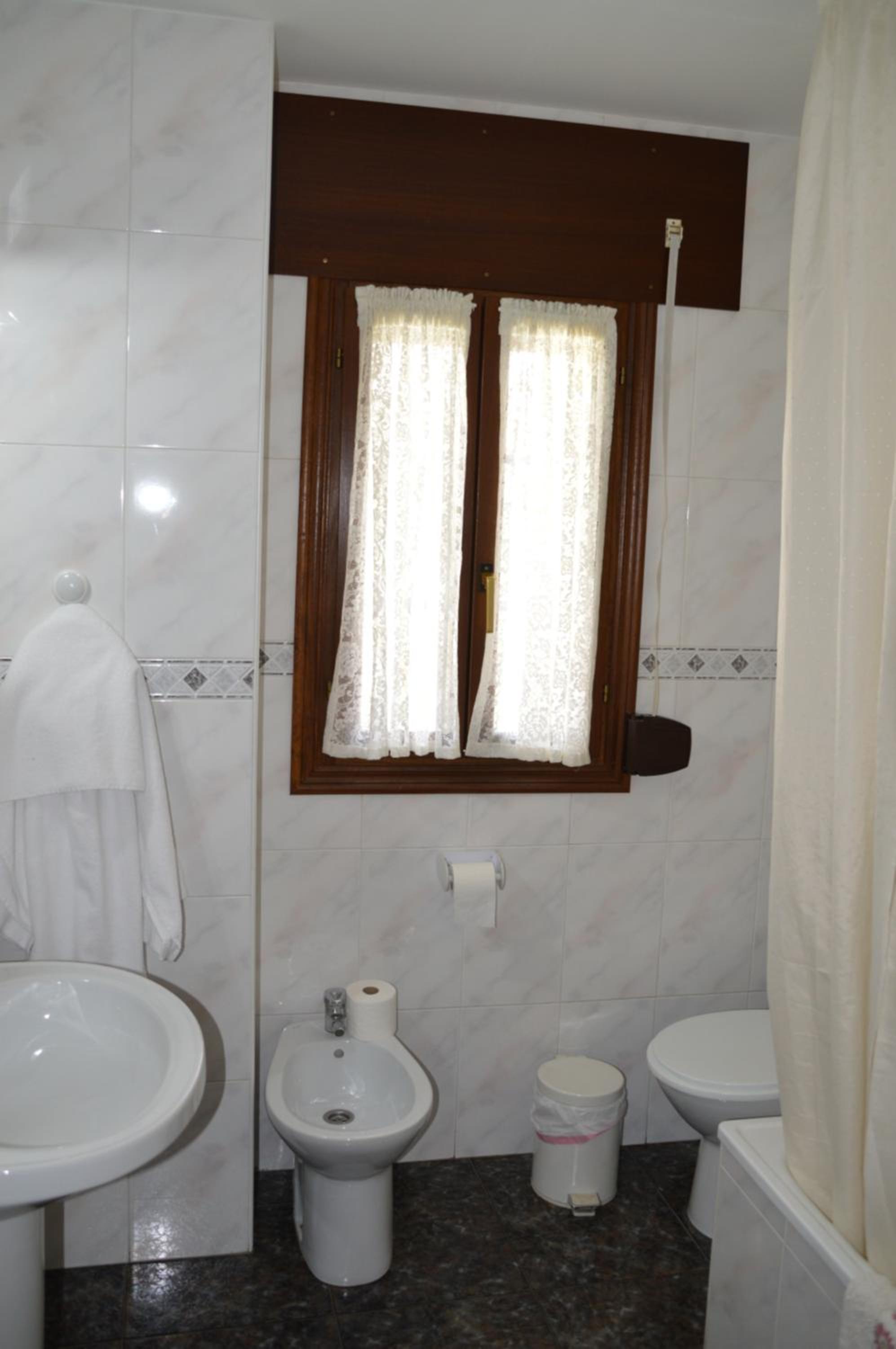 Twin Room with Terrace - Photo 2
