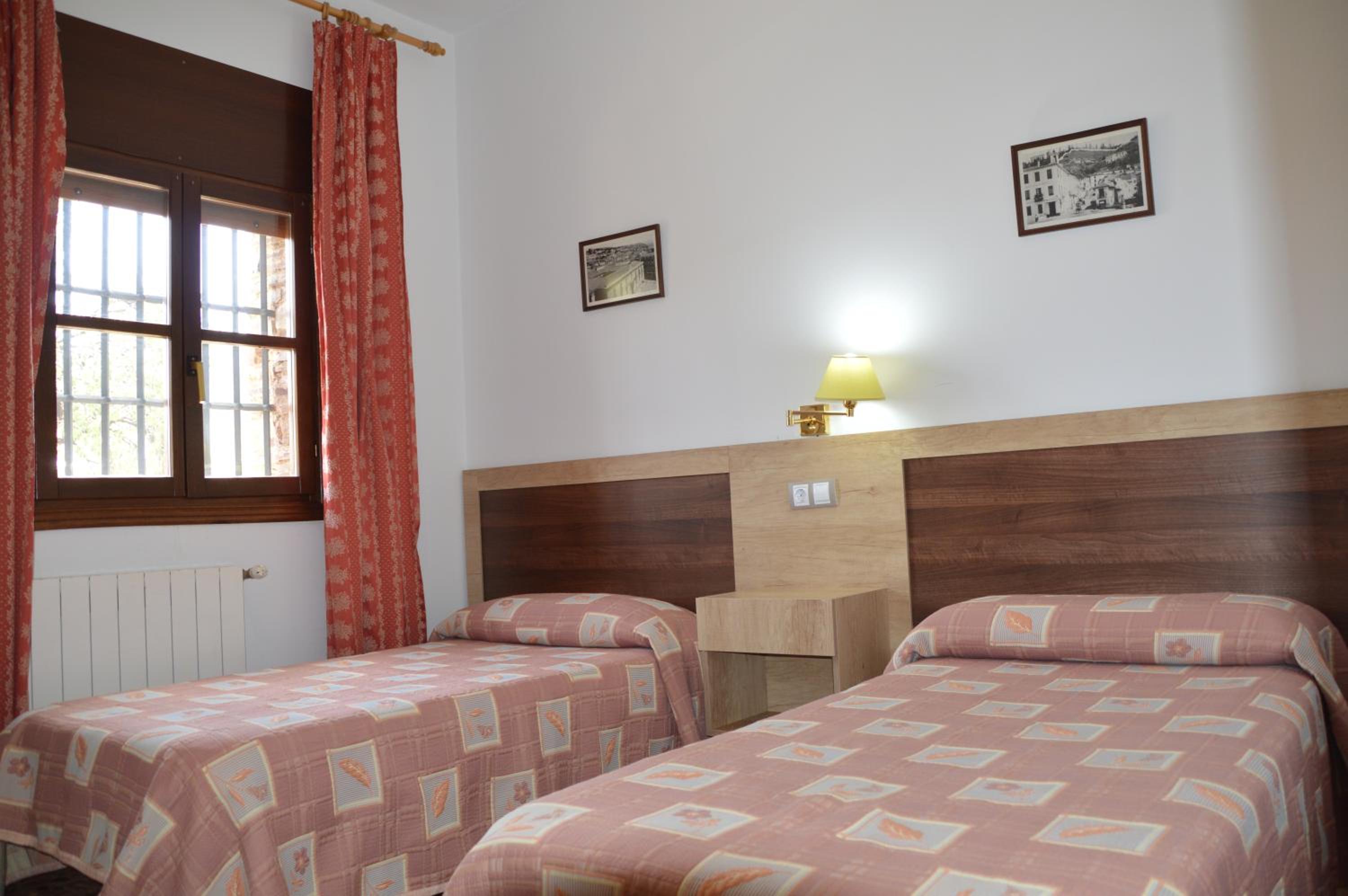 Standard Double Room - Photo 3