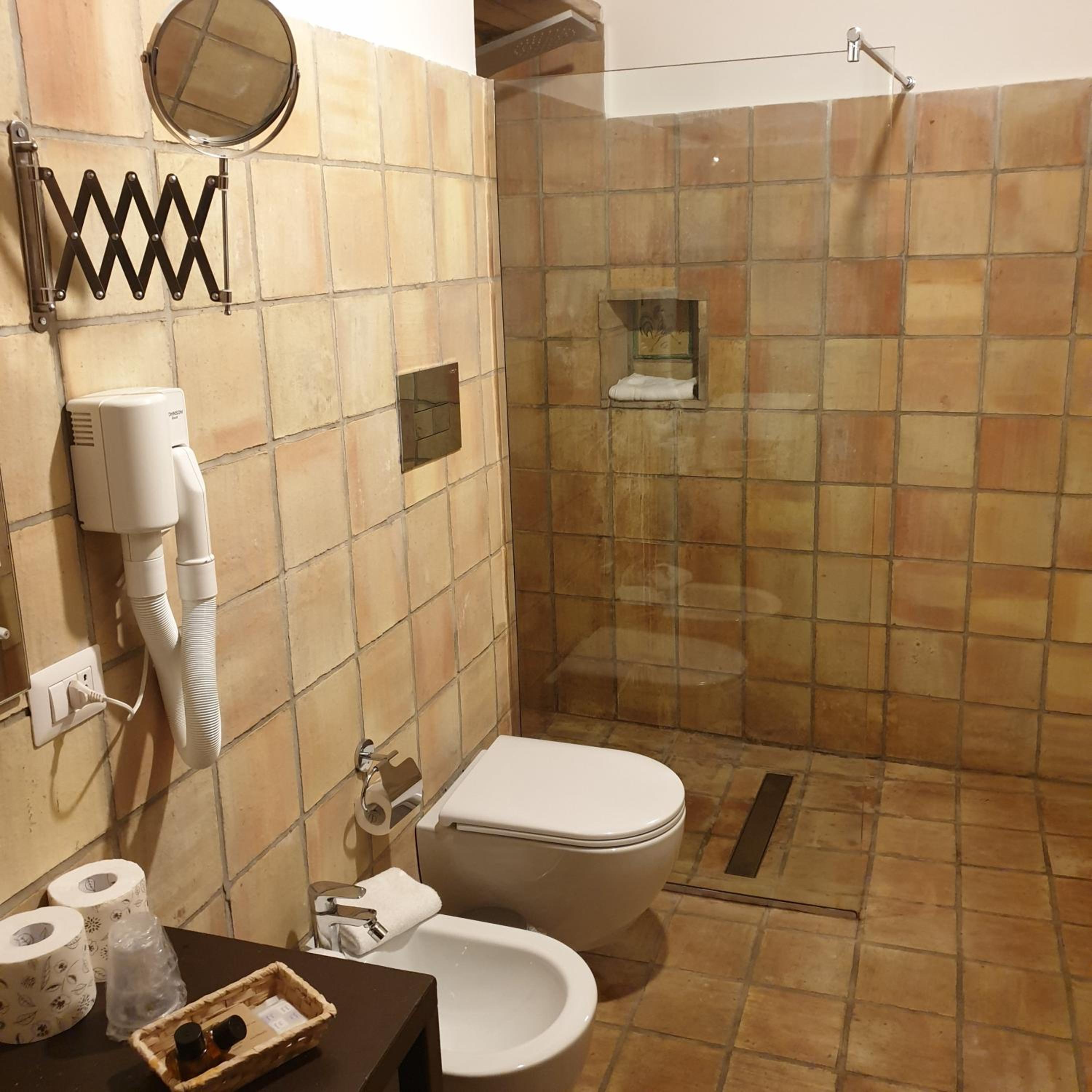 Double Room - Ground Floor photo 2