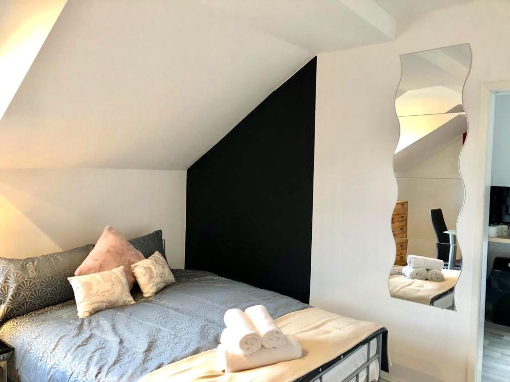 Studio Apartment - Photo 3