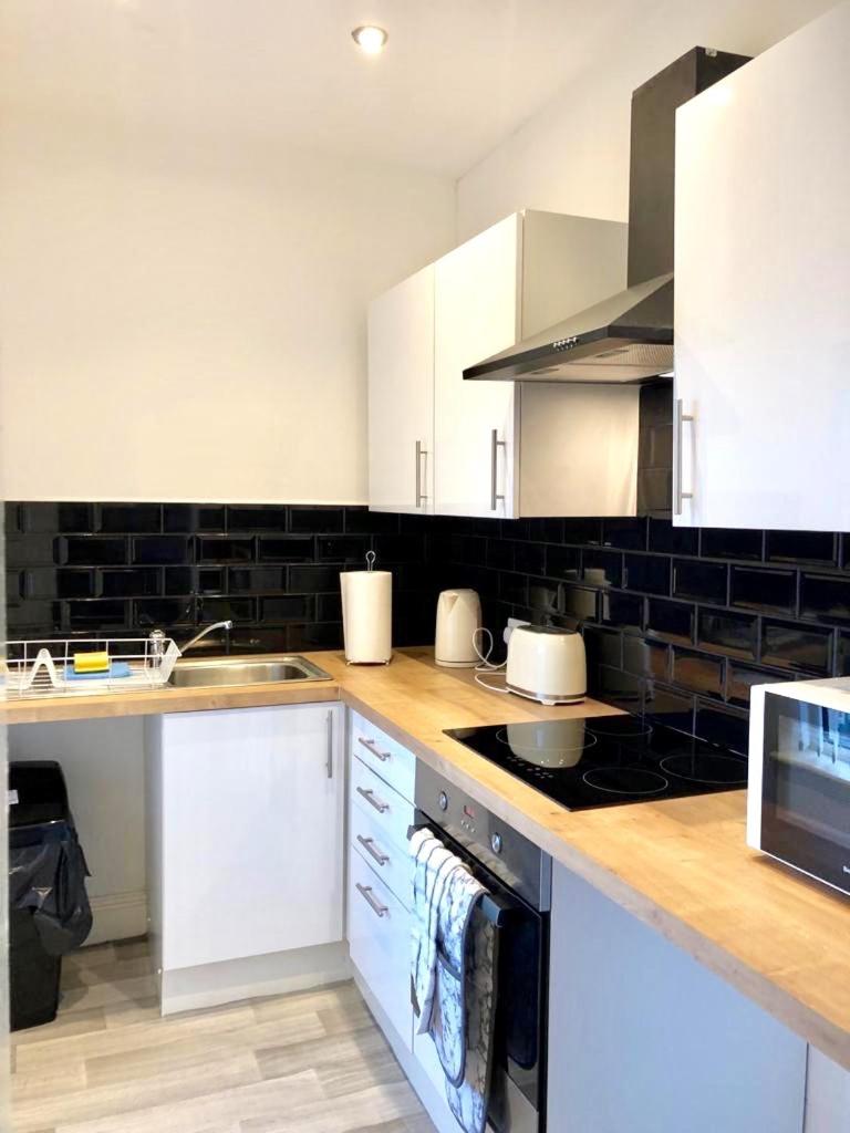 Studio Apartment - Photo 16