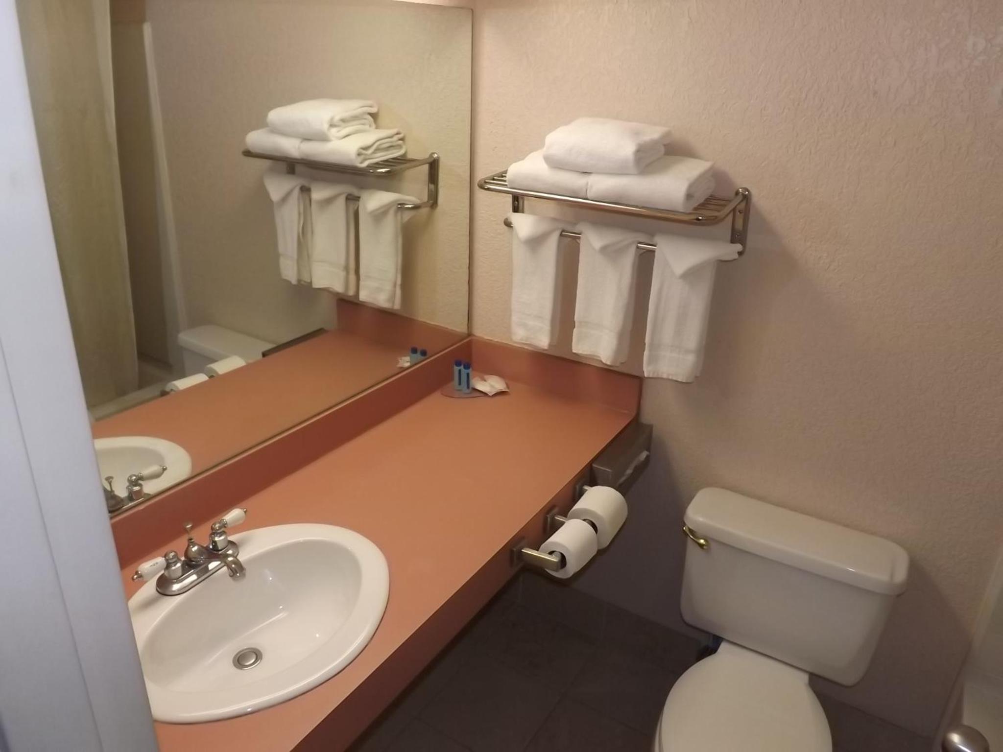 Double Room - Non-Smoking  - Photo 6