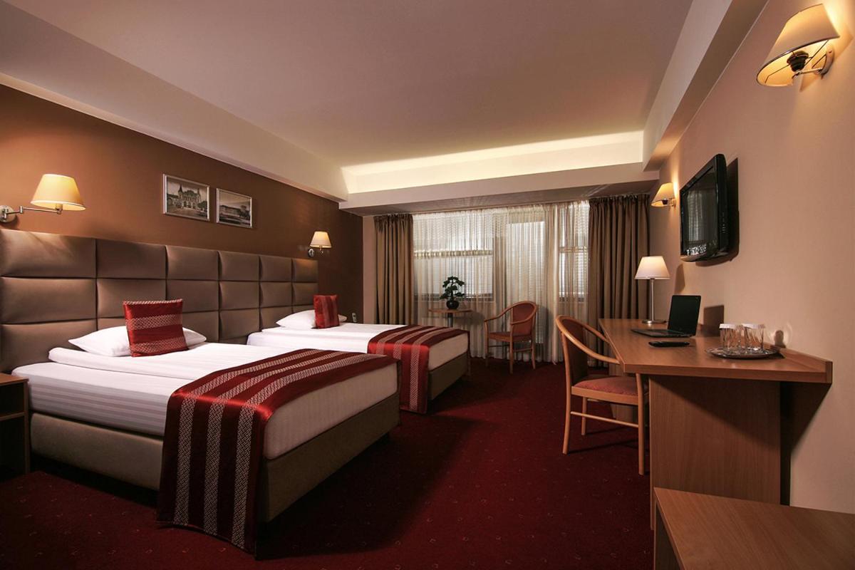 Twin Room - Photo 1