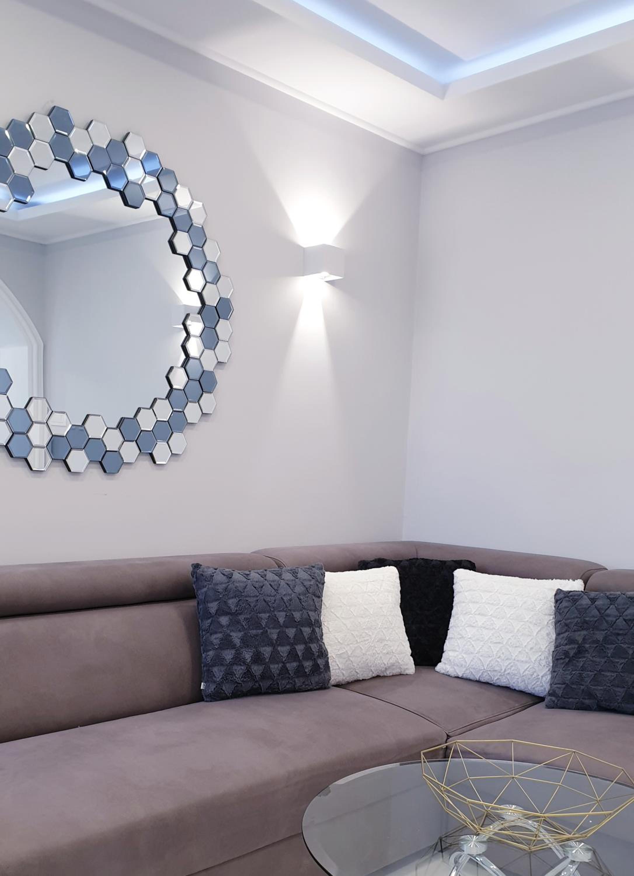 Two-Bedroom Apartment - Photo 3