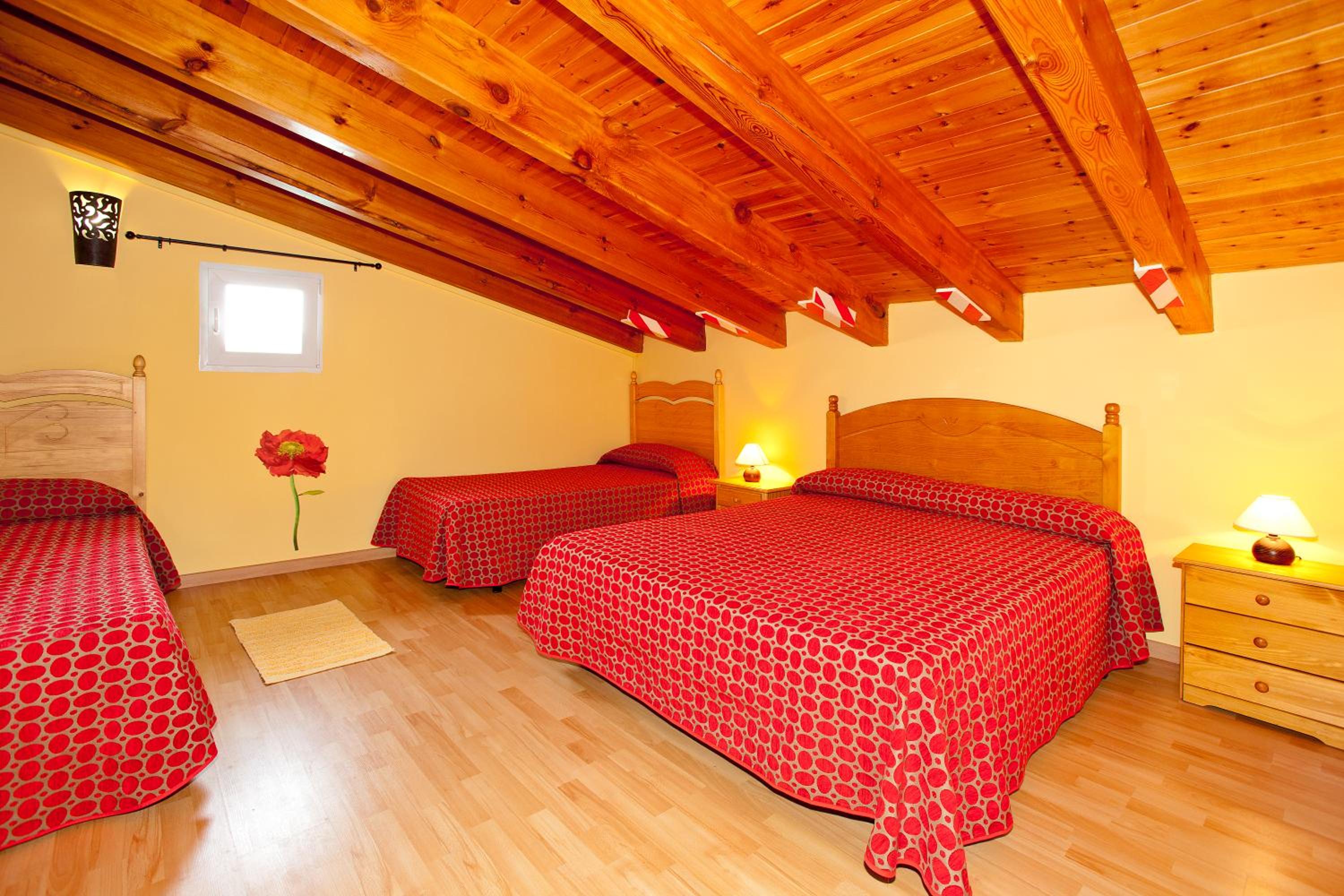 Five-Bedroom House photo 3