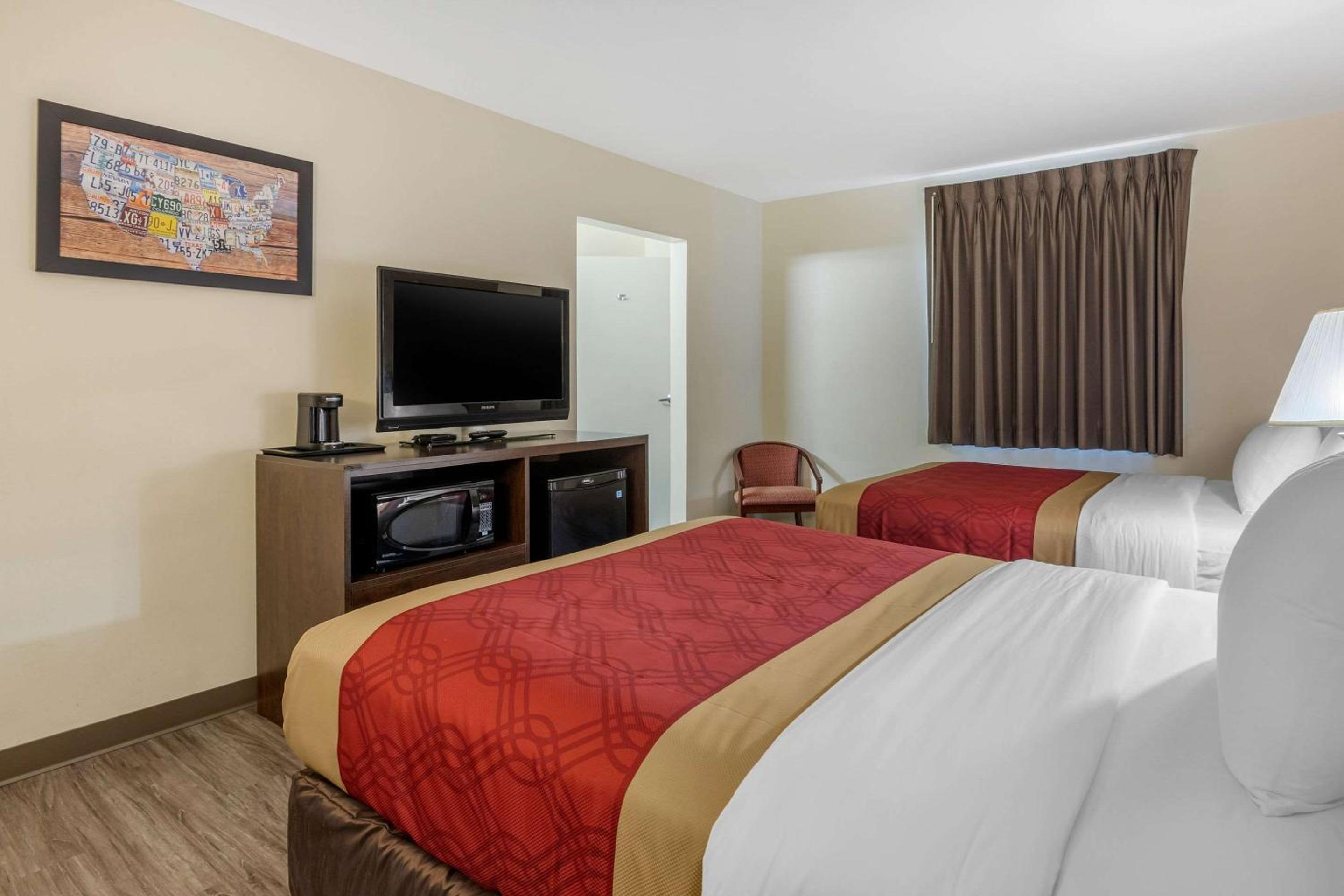 Double Room with Two Double Beds - Non-Smoking - Photo 3