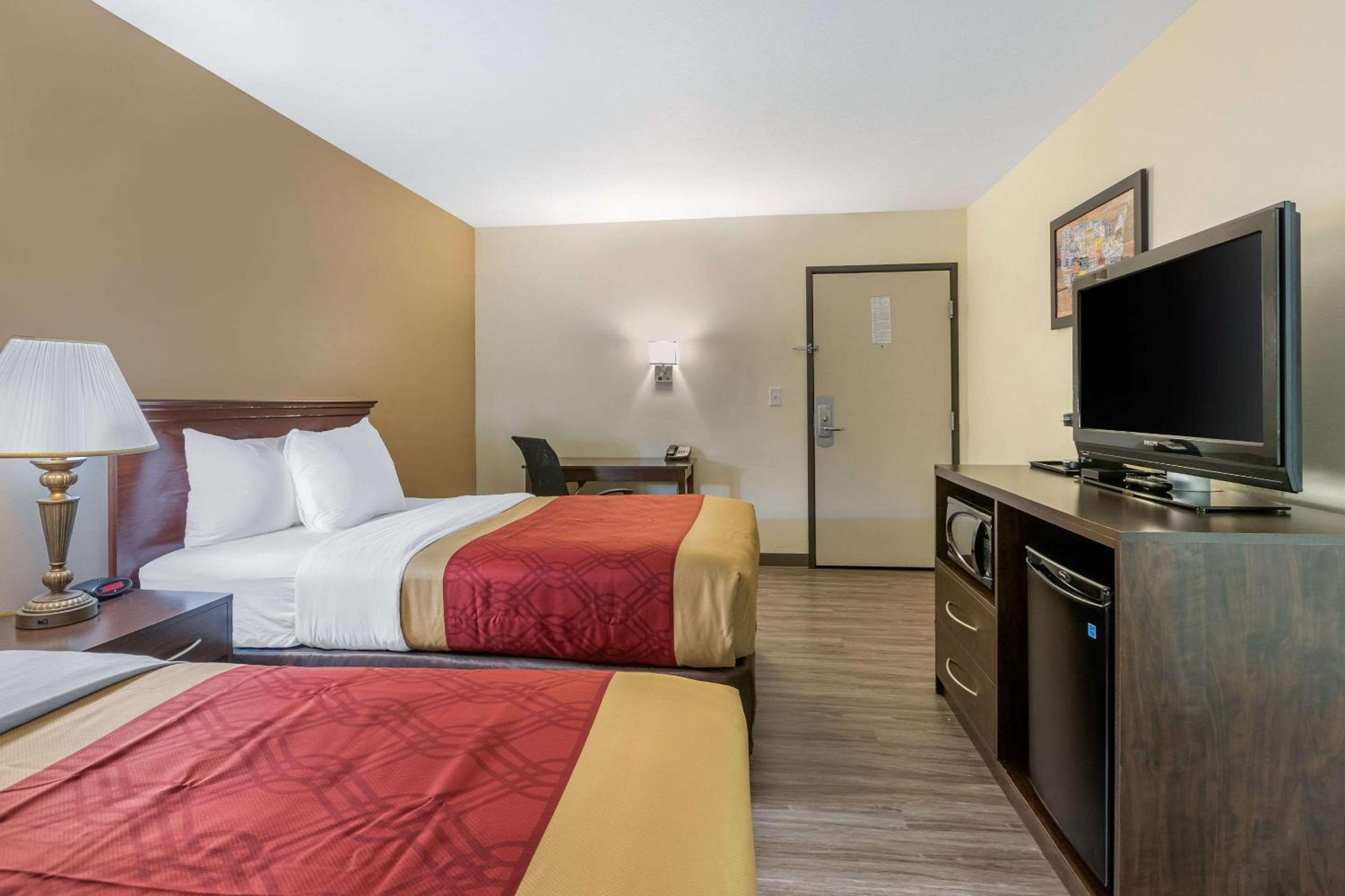 Double Room with Two Double Beds - Non-Smoking - Photo 1