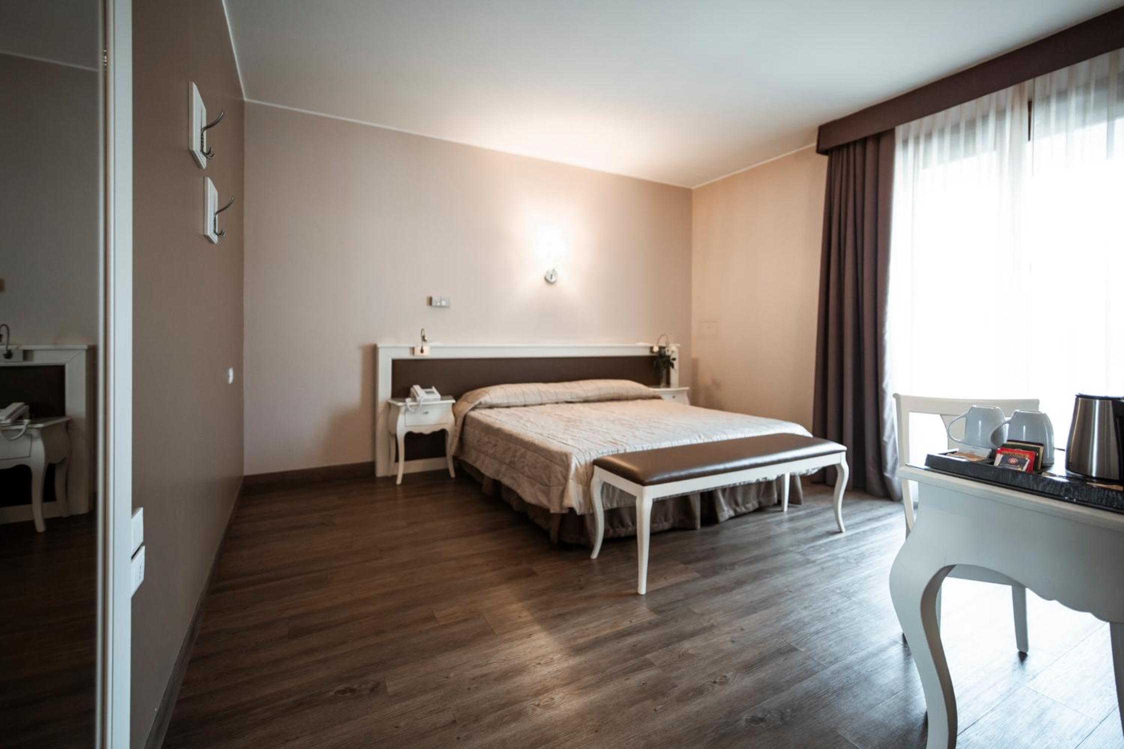 Deluxe Double Room - Photo 1