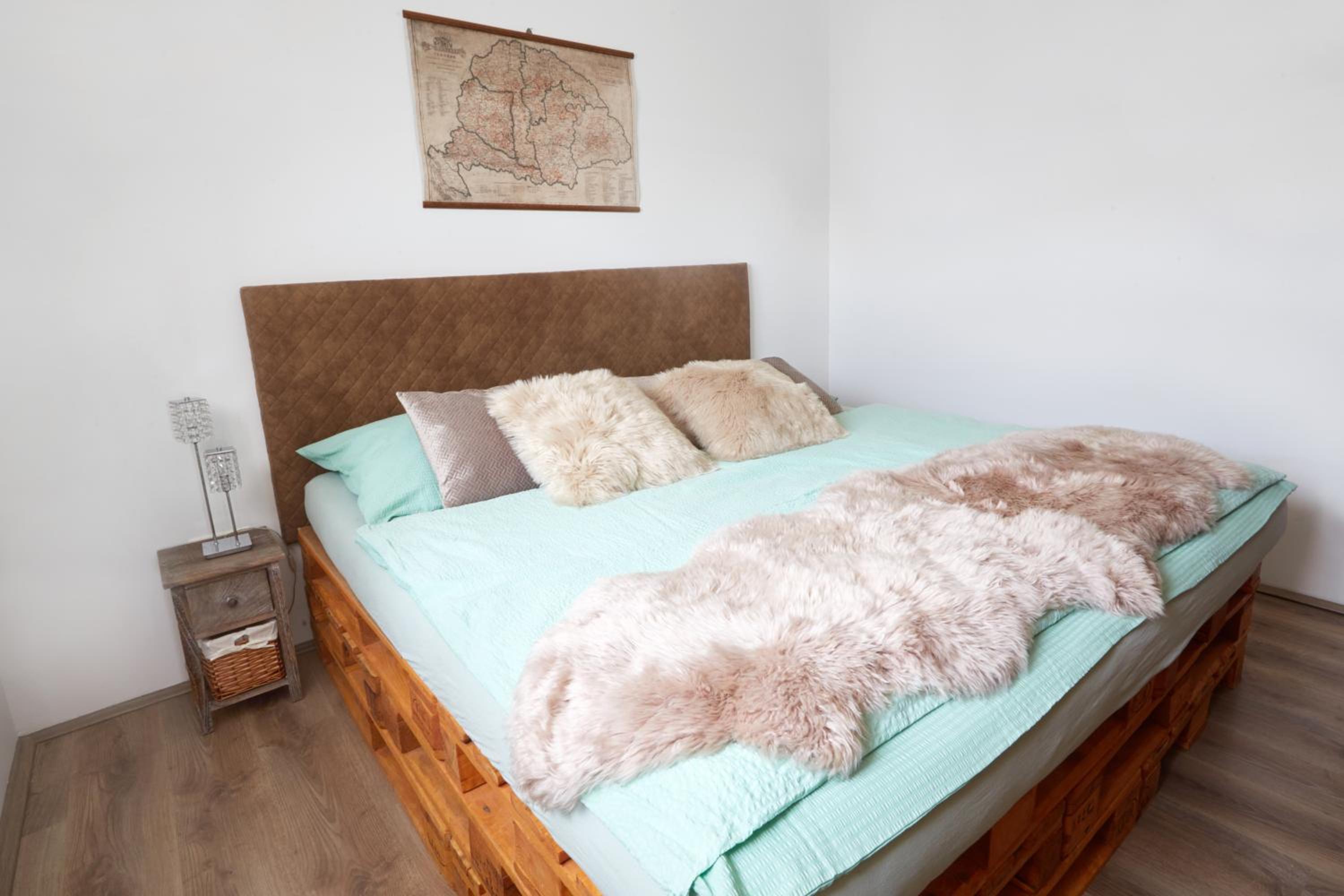 One-Bedroom Apartment - Photo 6