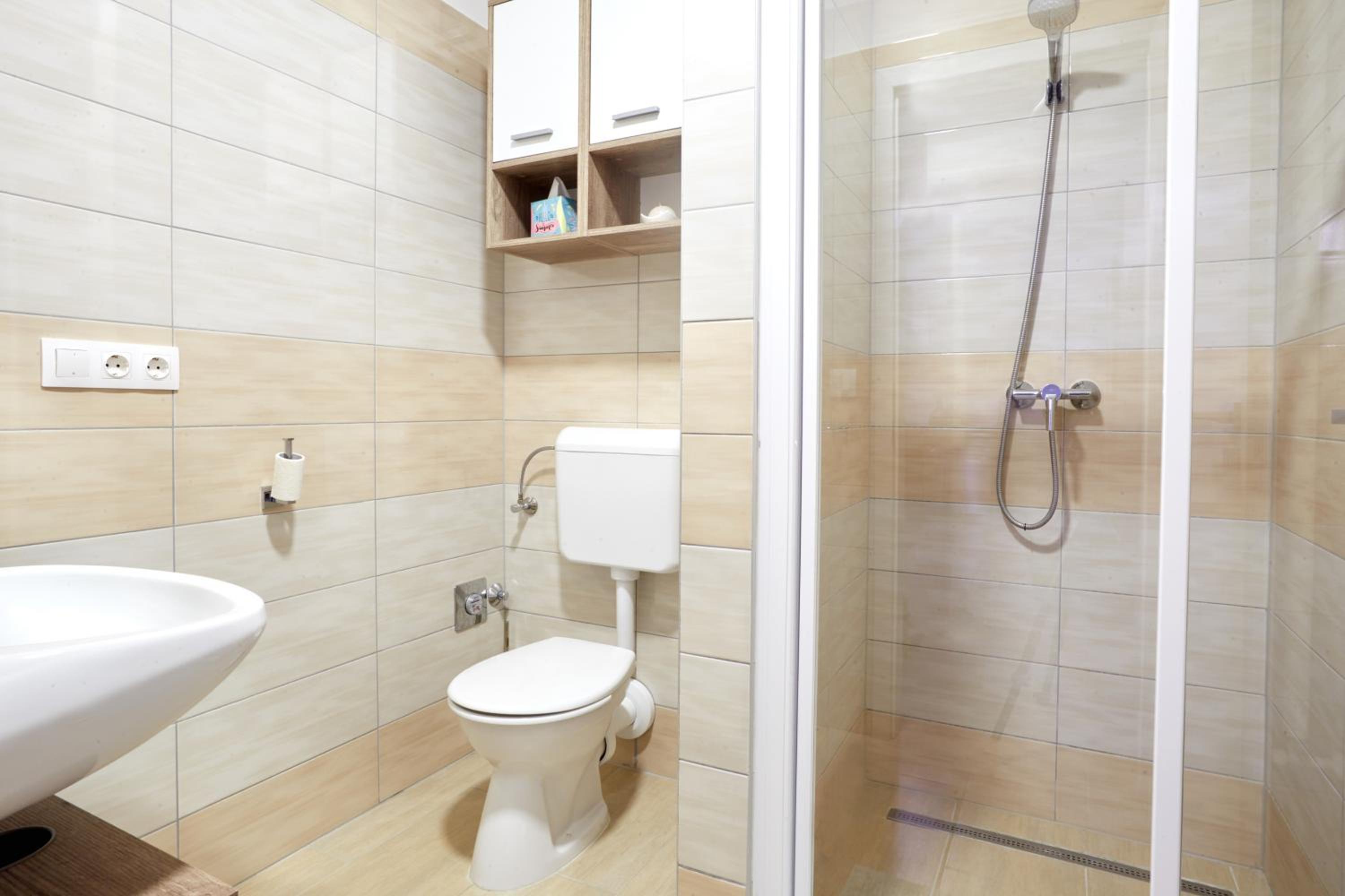 One-Bedroom Apartment - Photo 7