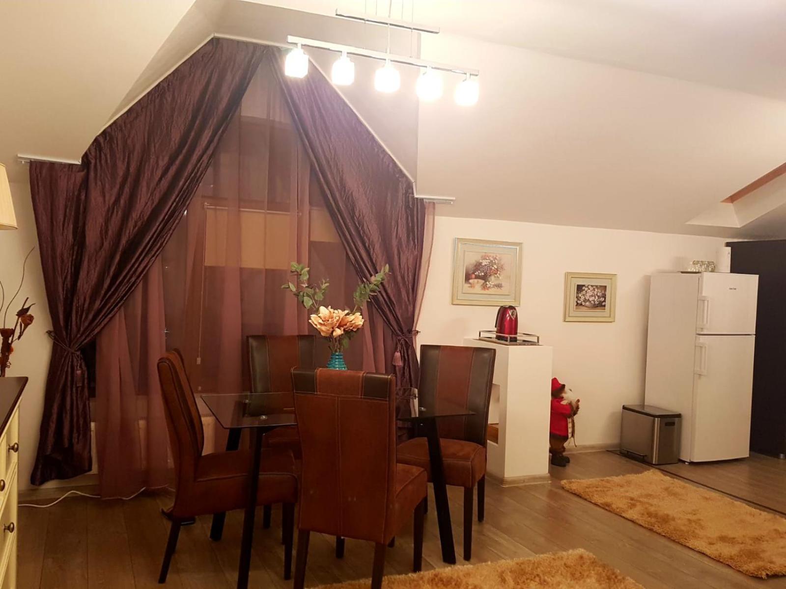 One-Bedroom Apartment - Photo 2