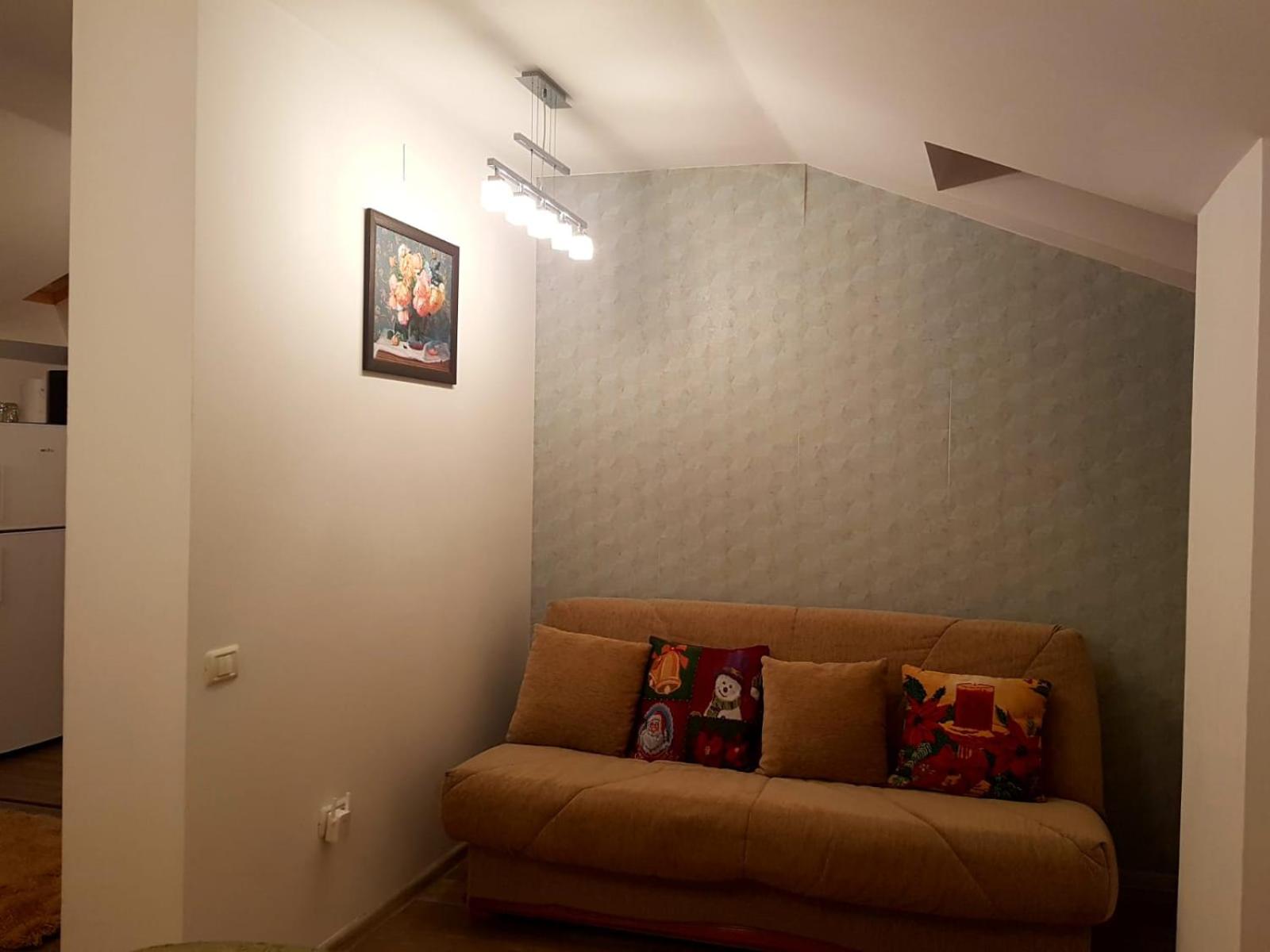 One-Bedroom Apartment - Photo 3