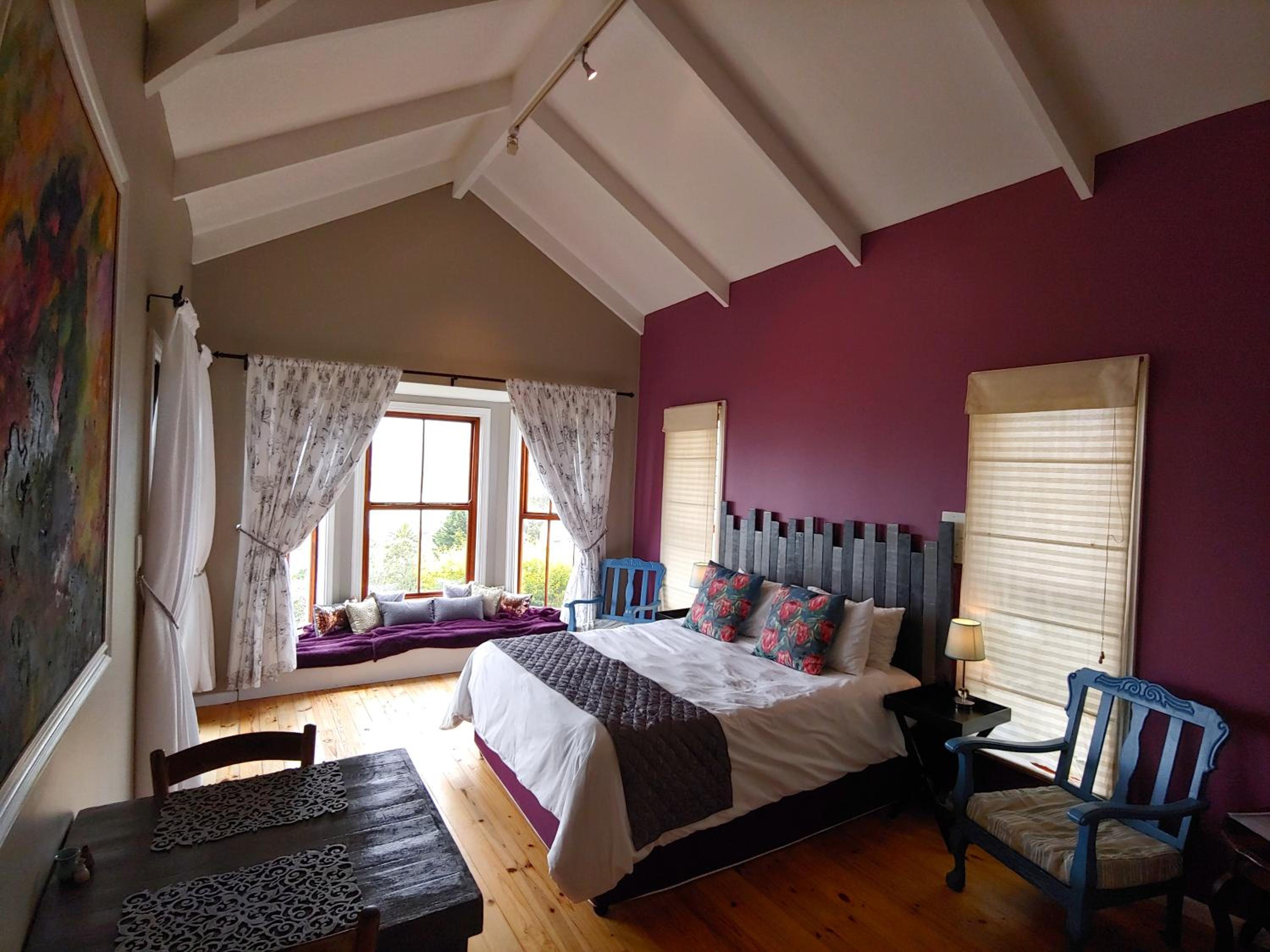 Deluxe Queen Suite - Photo 4