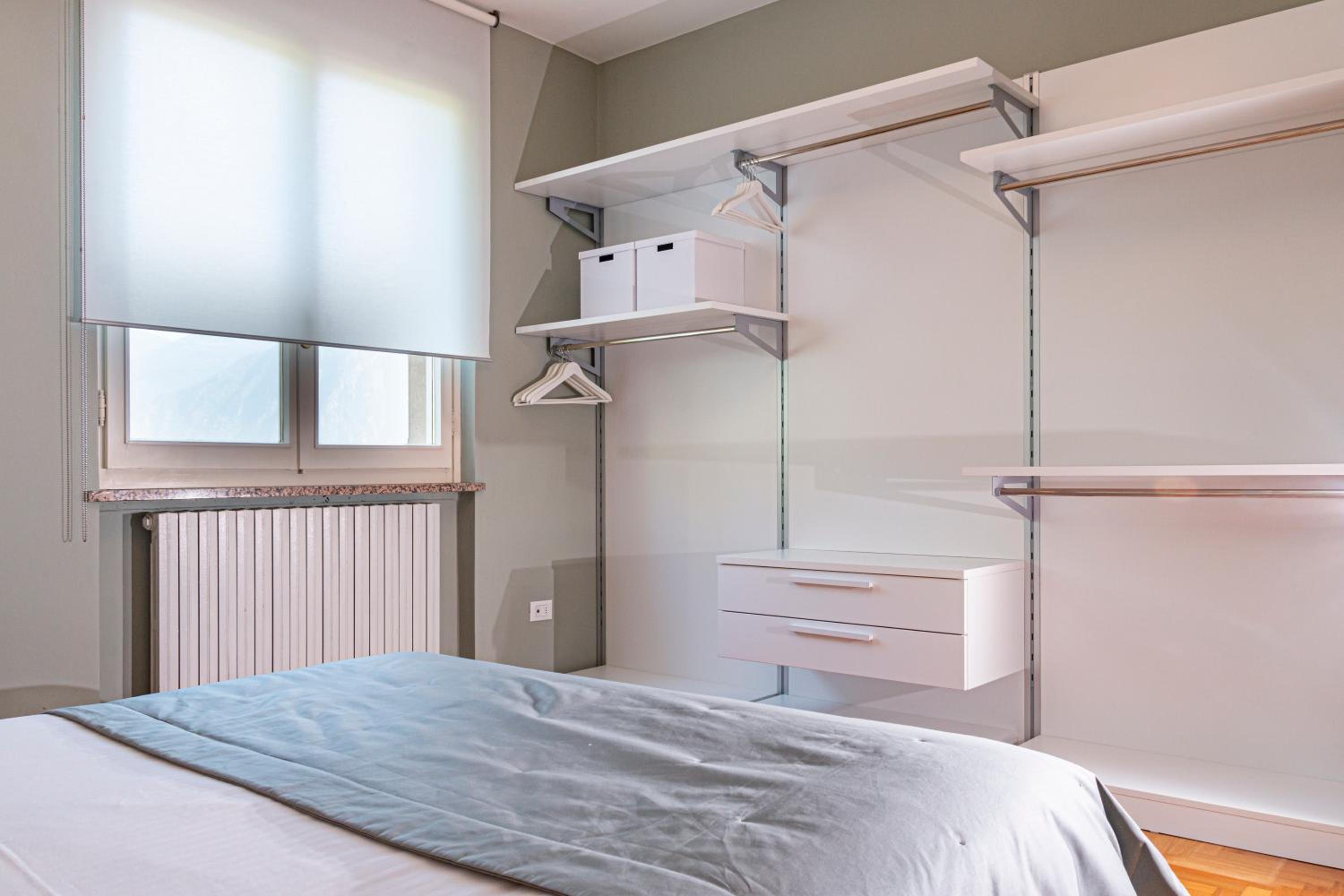 Apartment with Lake View