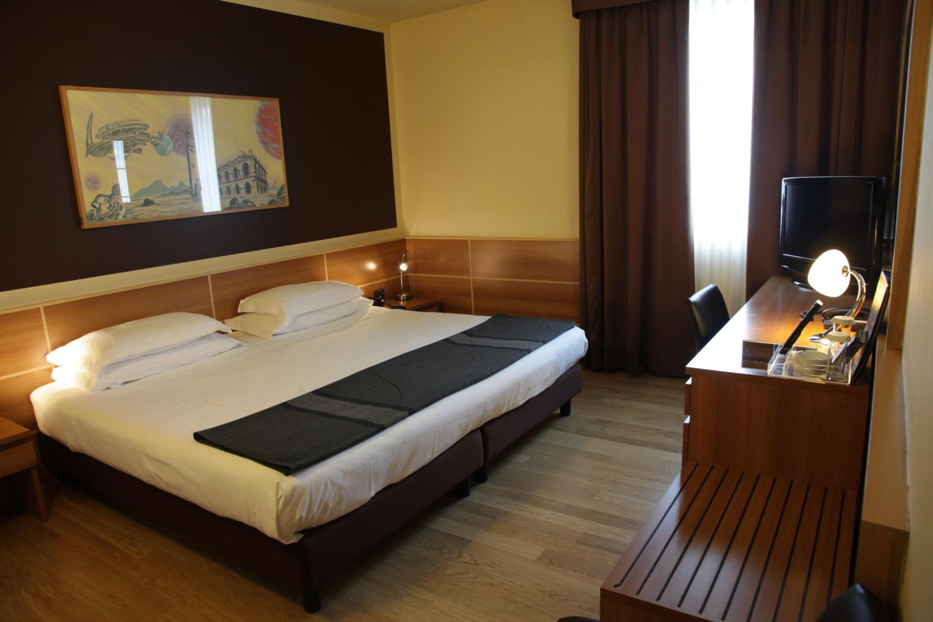 Executive Queen Room - Photo 4