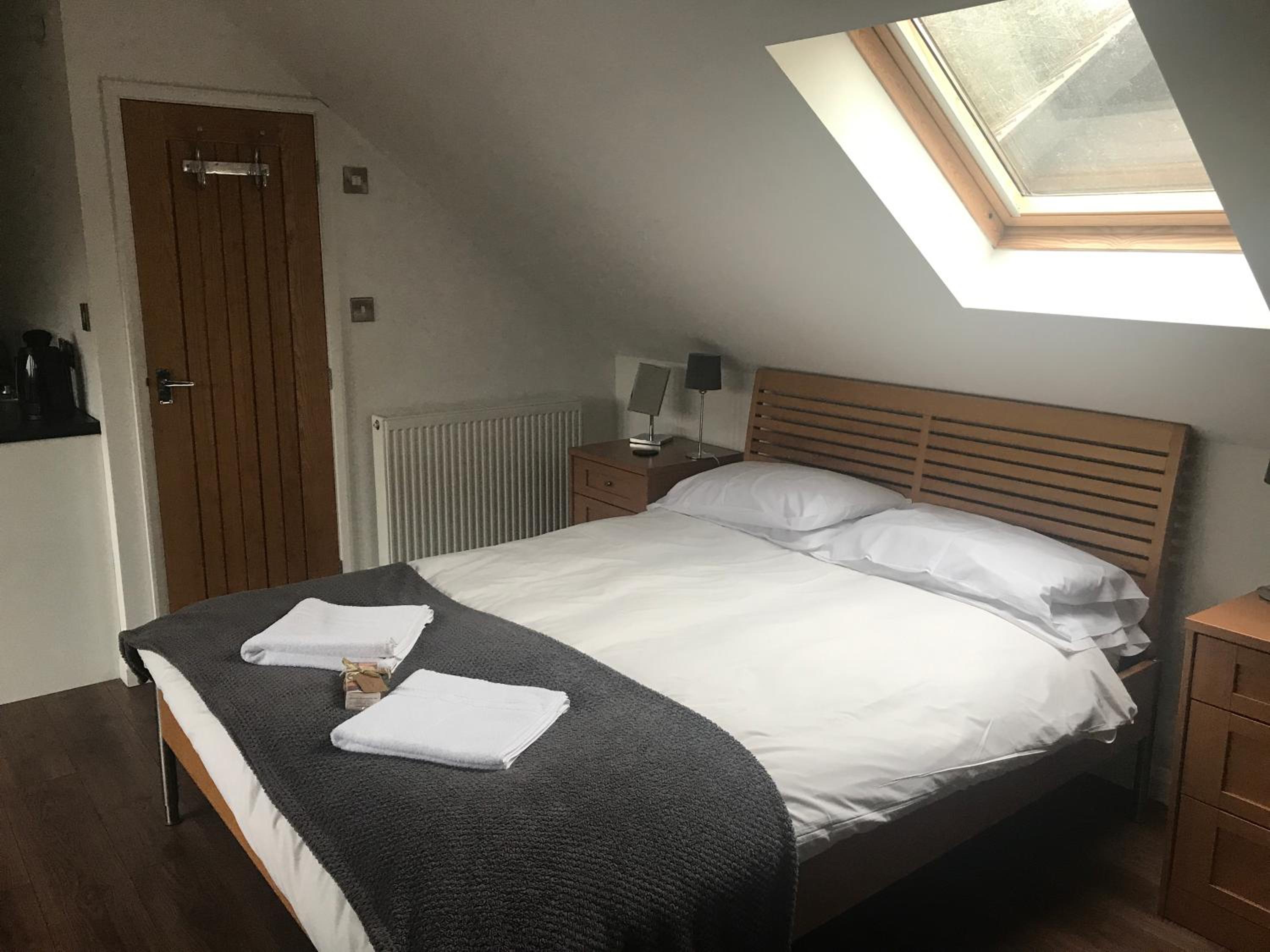 One-Bedroom Apartment photo 2