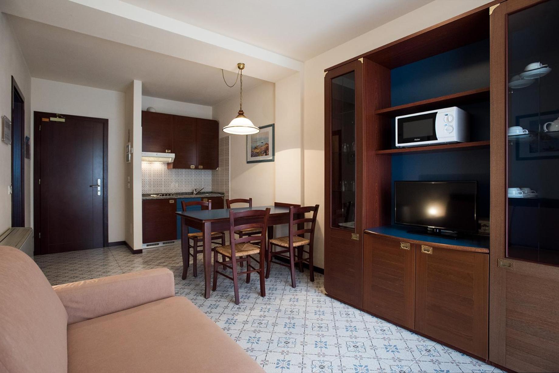 One-Bedroom Apartment
