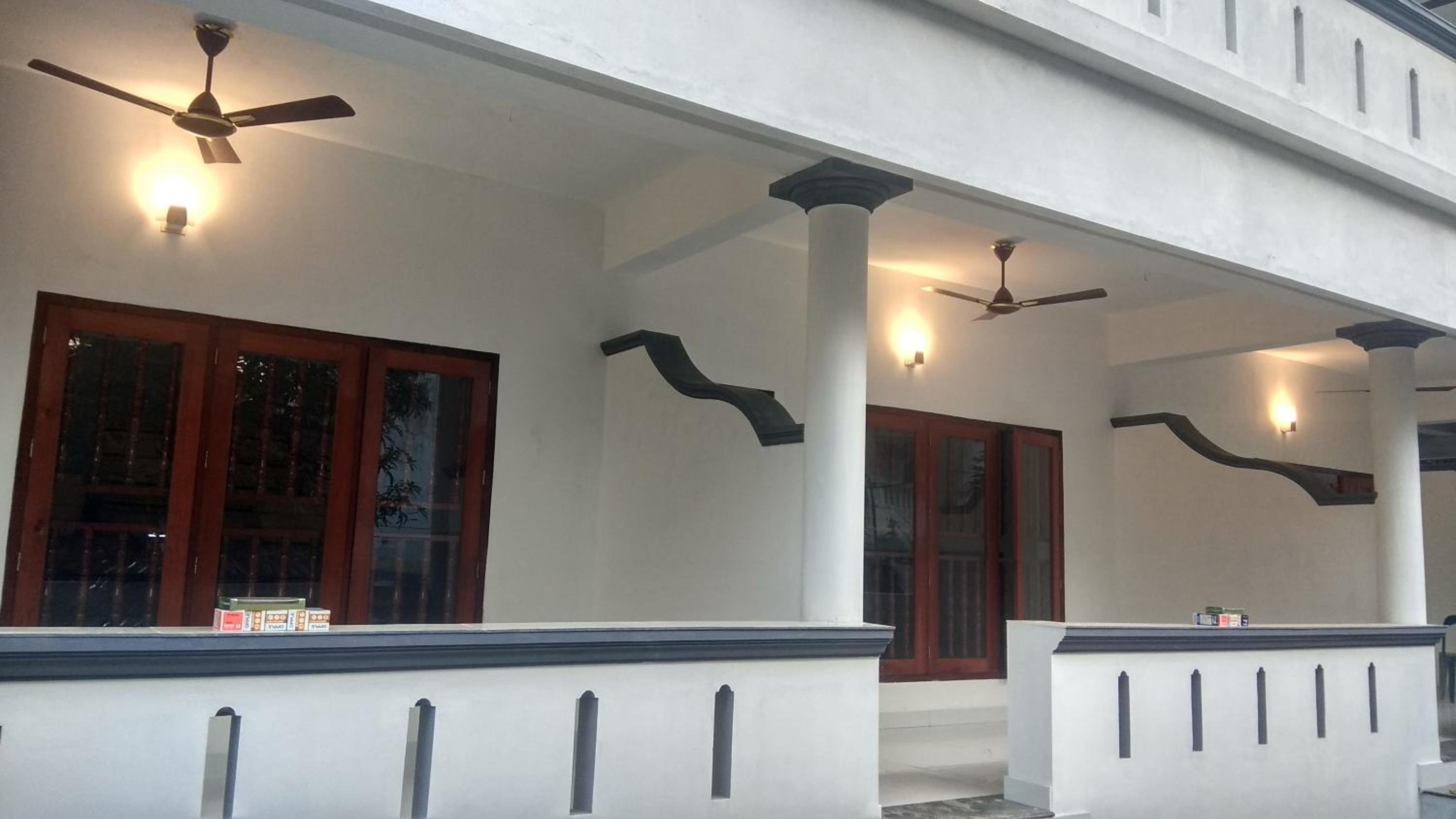 Standard Double or Twin Room with Balcony - Photo 2