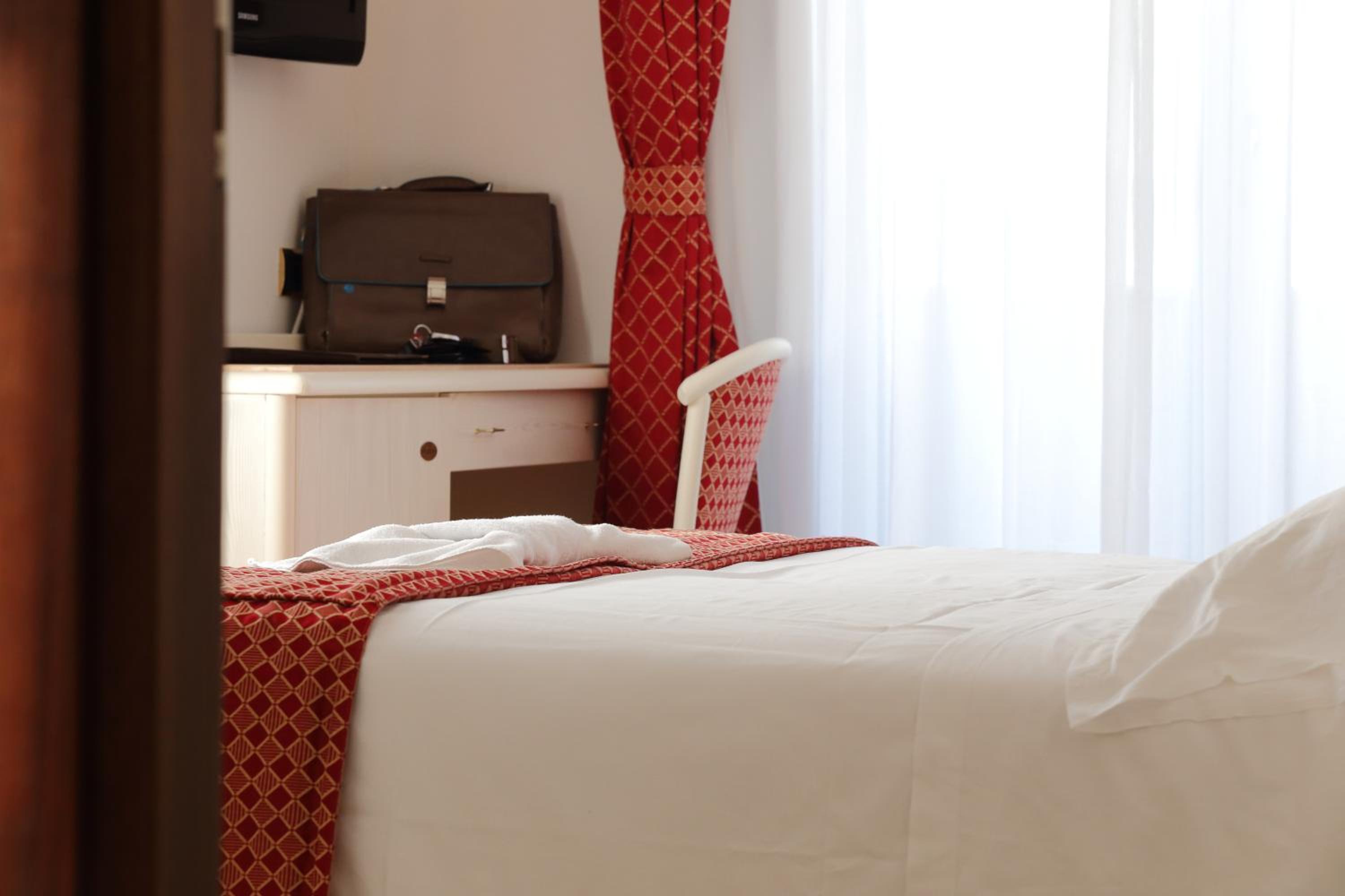 Deluxe Double Room with Balcony and Sea View - Photo 2