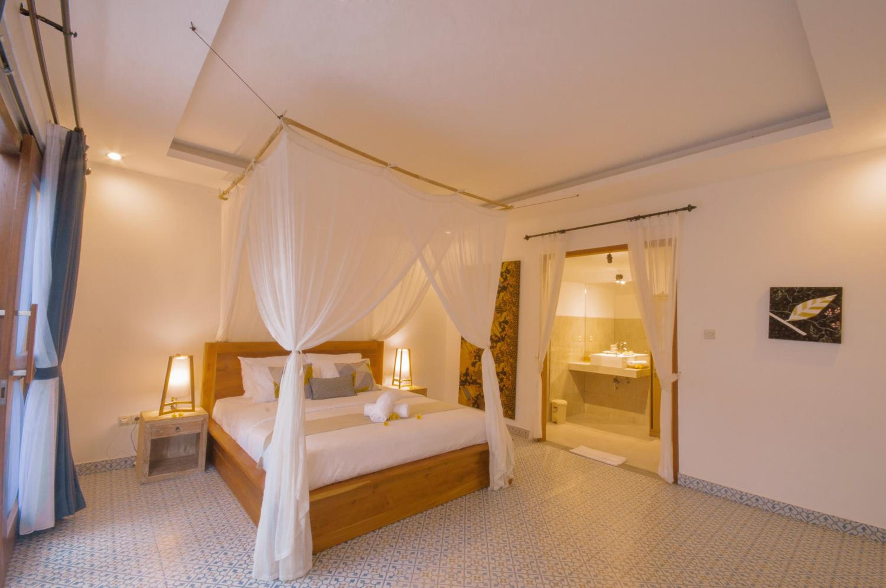 Two-Bedroom Villa - Photo 34