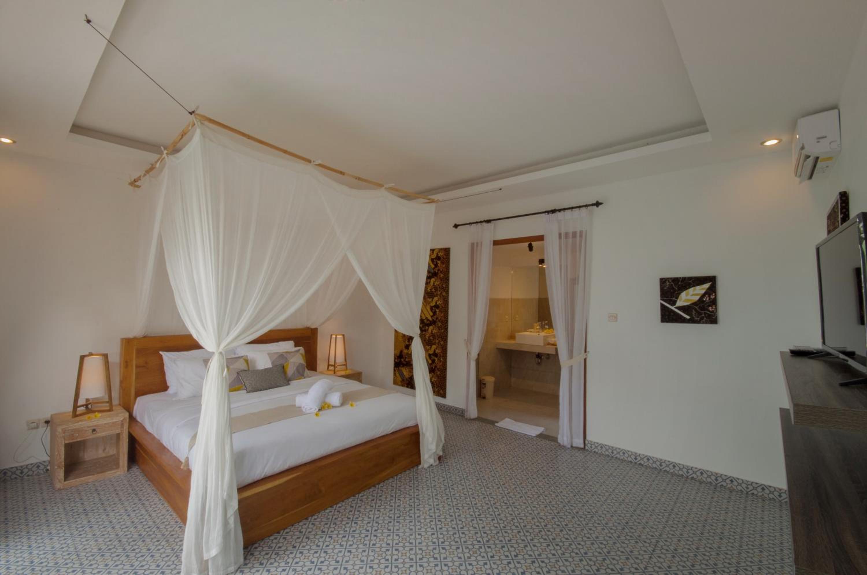 Two-Bedroom Villa - Photo 23