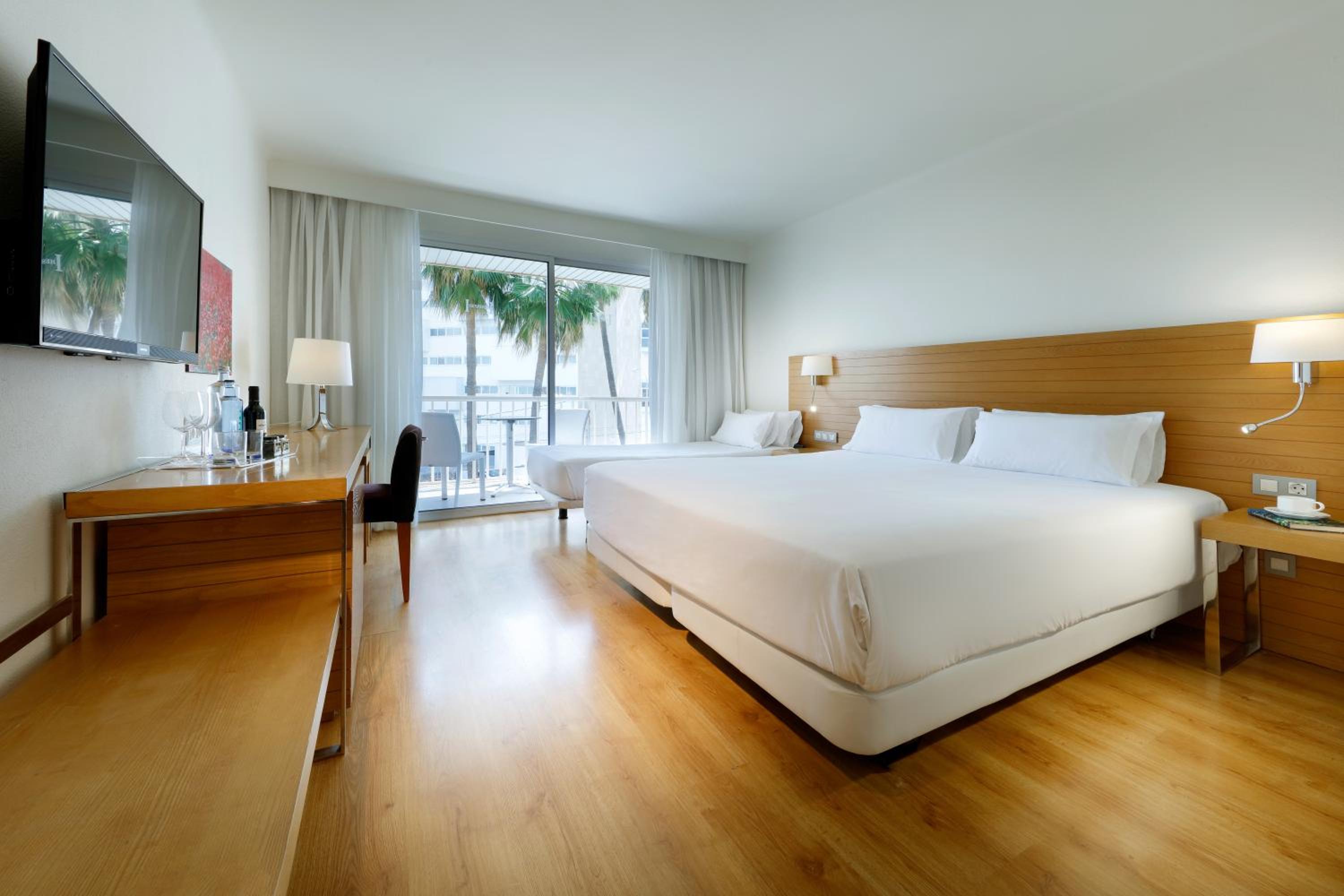 Standard Double or Twin Room with Extra bed (2 Adults + 1 Child)