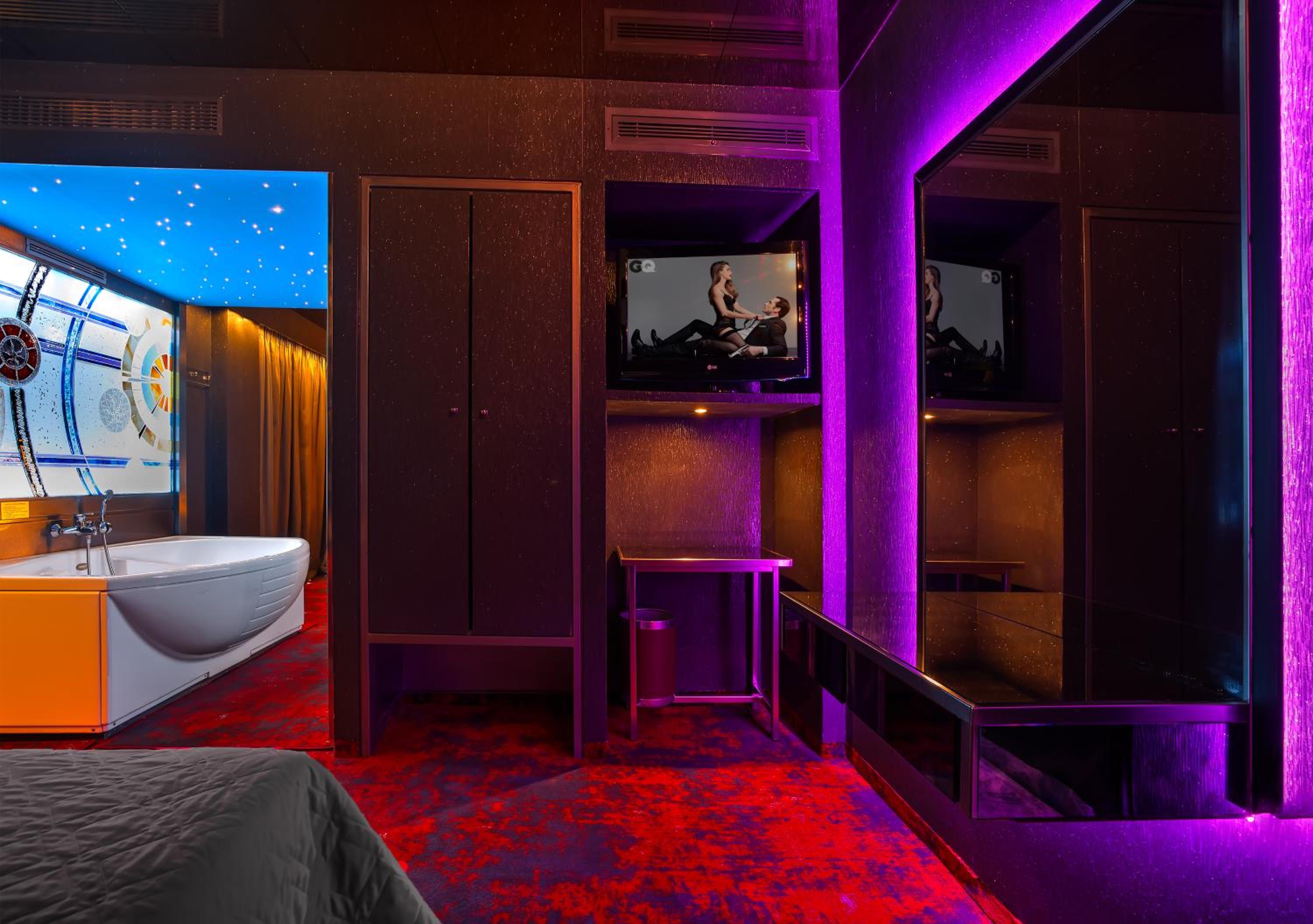Suite with Spa Bath - Photo 7
