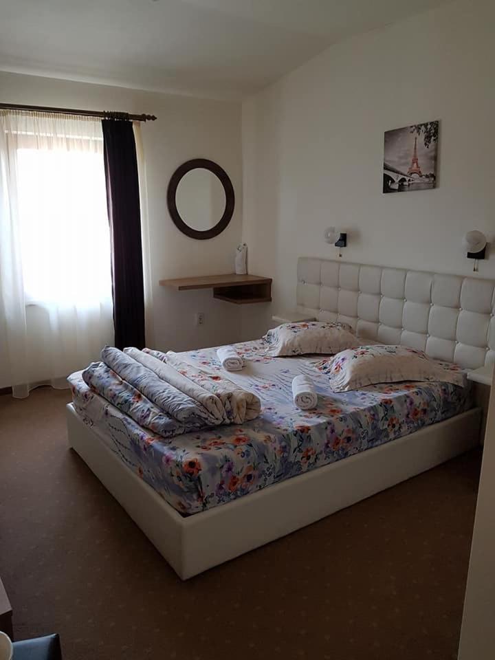 Double or Twin Room - Photo 15