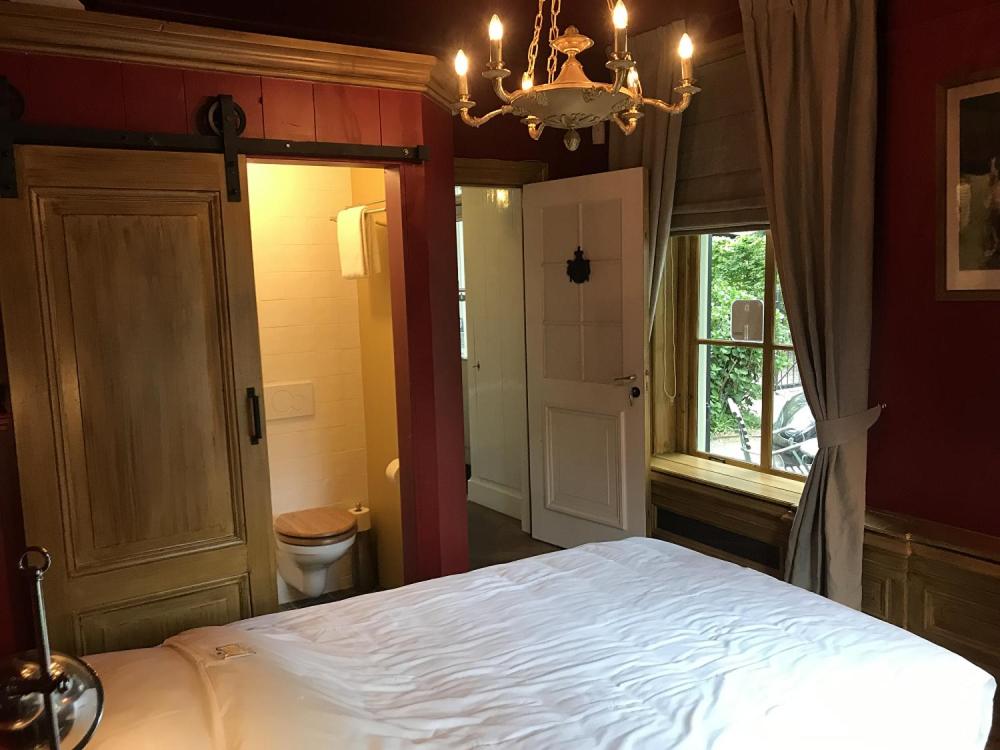 Single Room with Bathroom photo 1