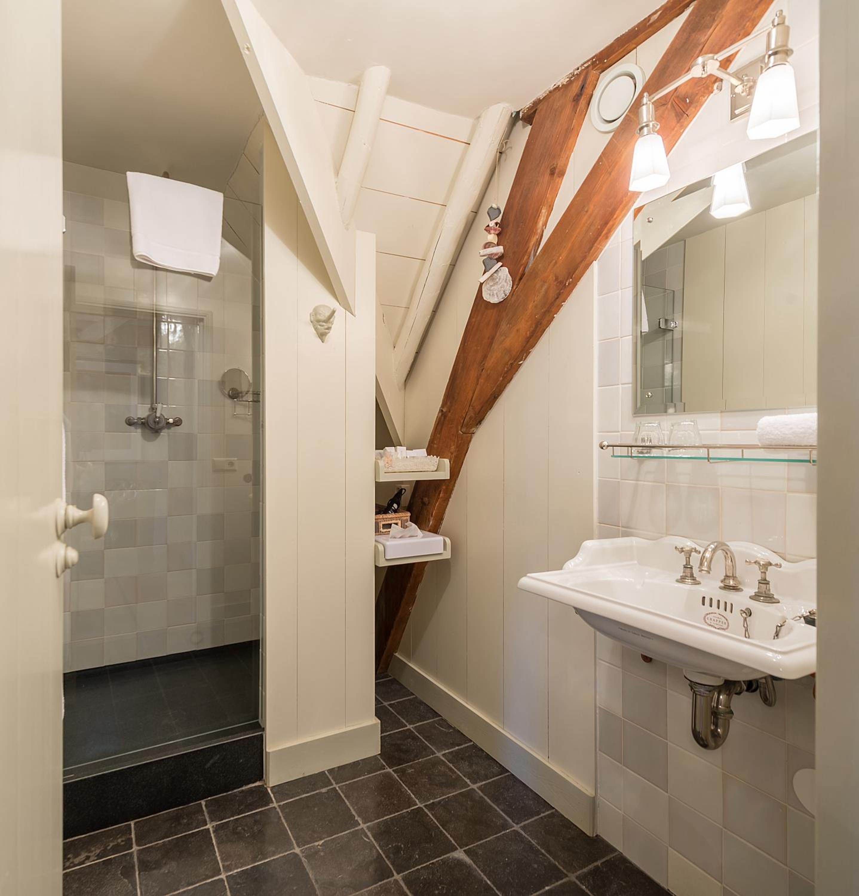Superior King Suite photo 3