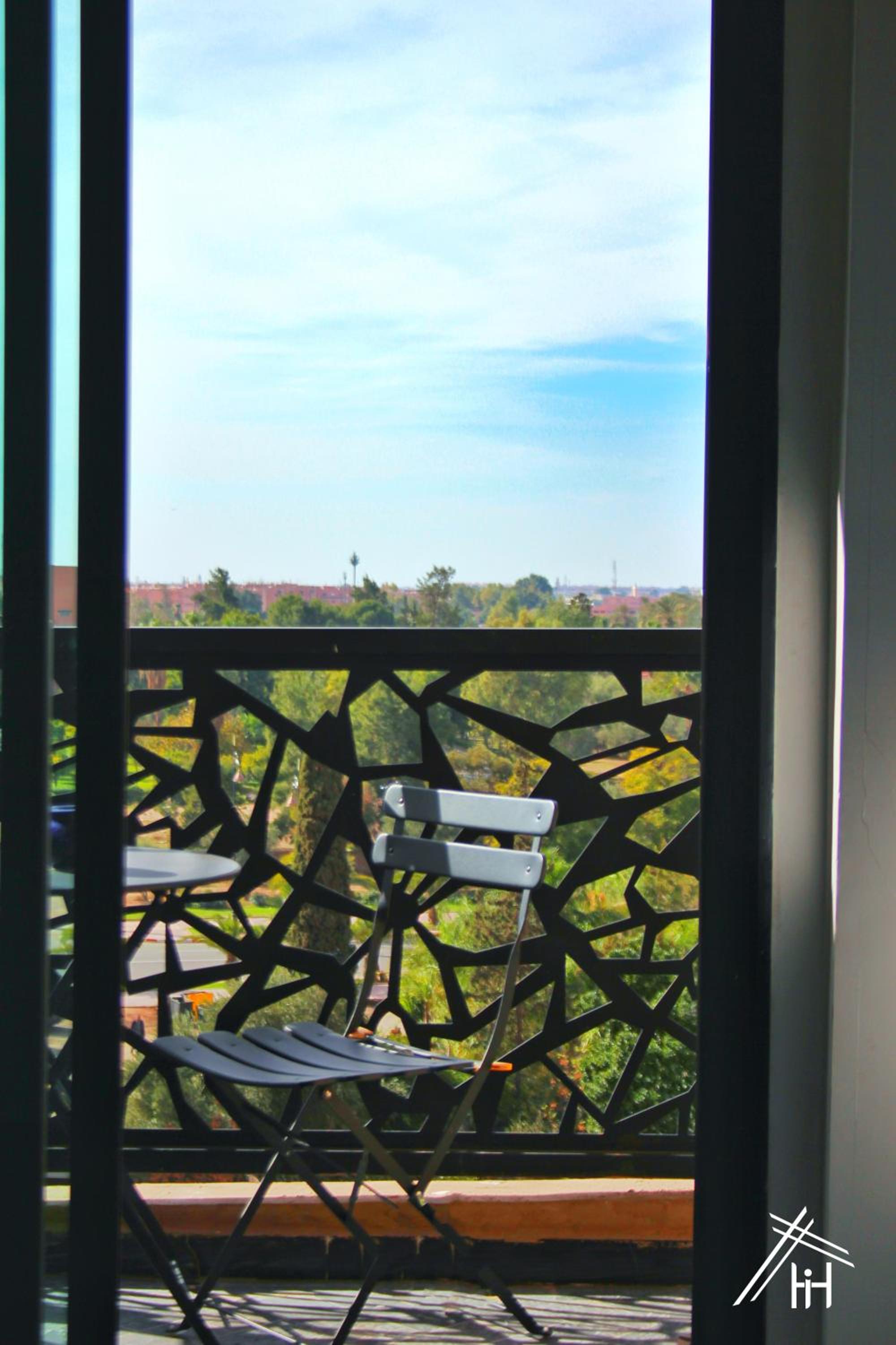 Apartment with Balcony - Photo 34